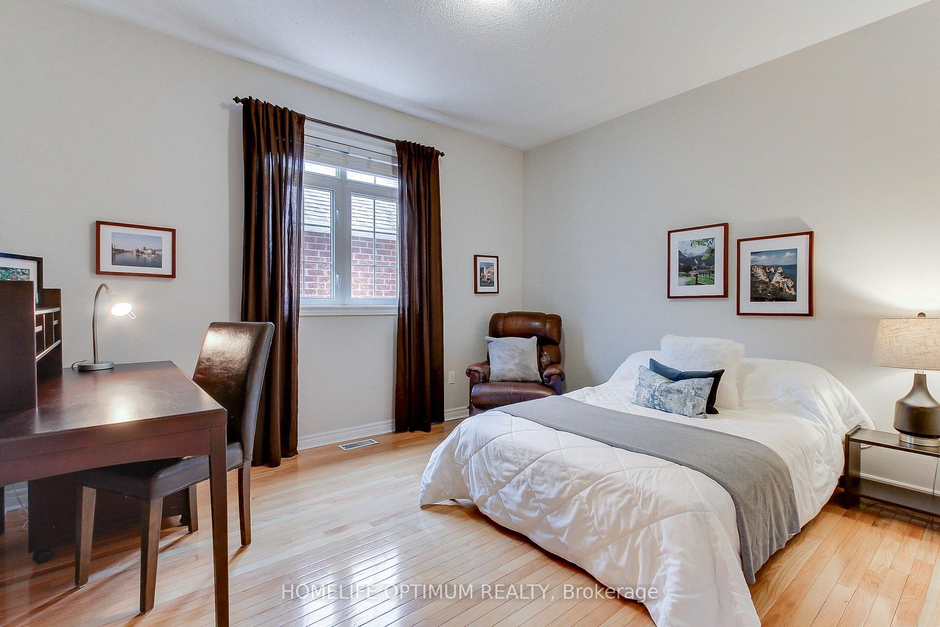 Photo 23 of 30 Benville Crescent E, Aurora, Aurora Estates — HOMEH