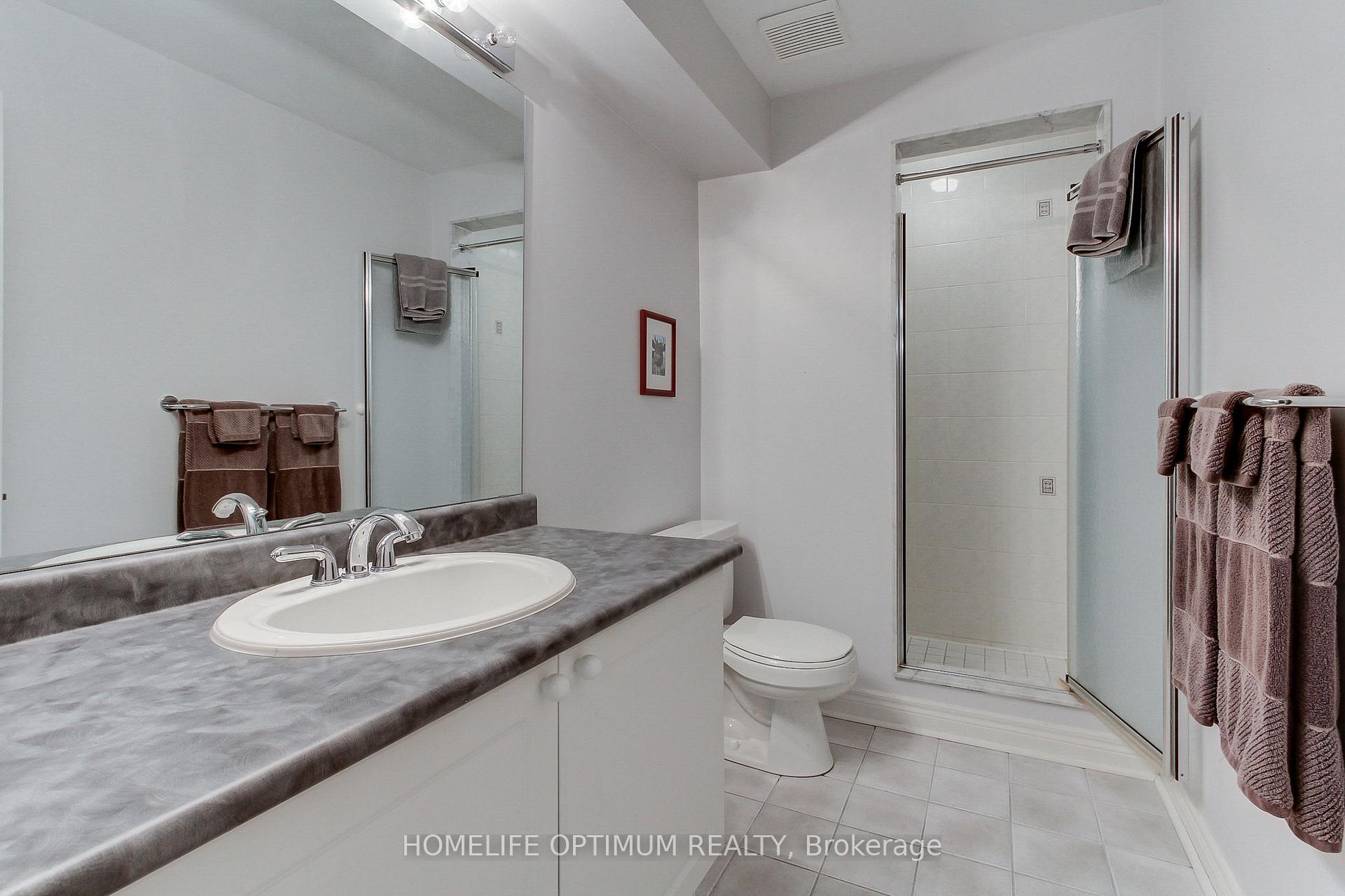 Photo 32 of 30 Benville Crescent E, Aurora, Aurora Estates — HOMEH