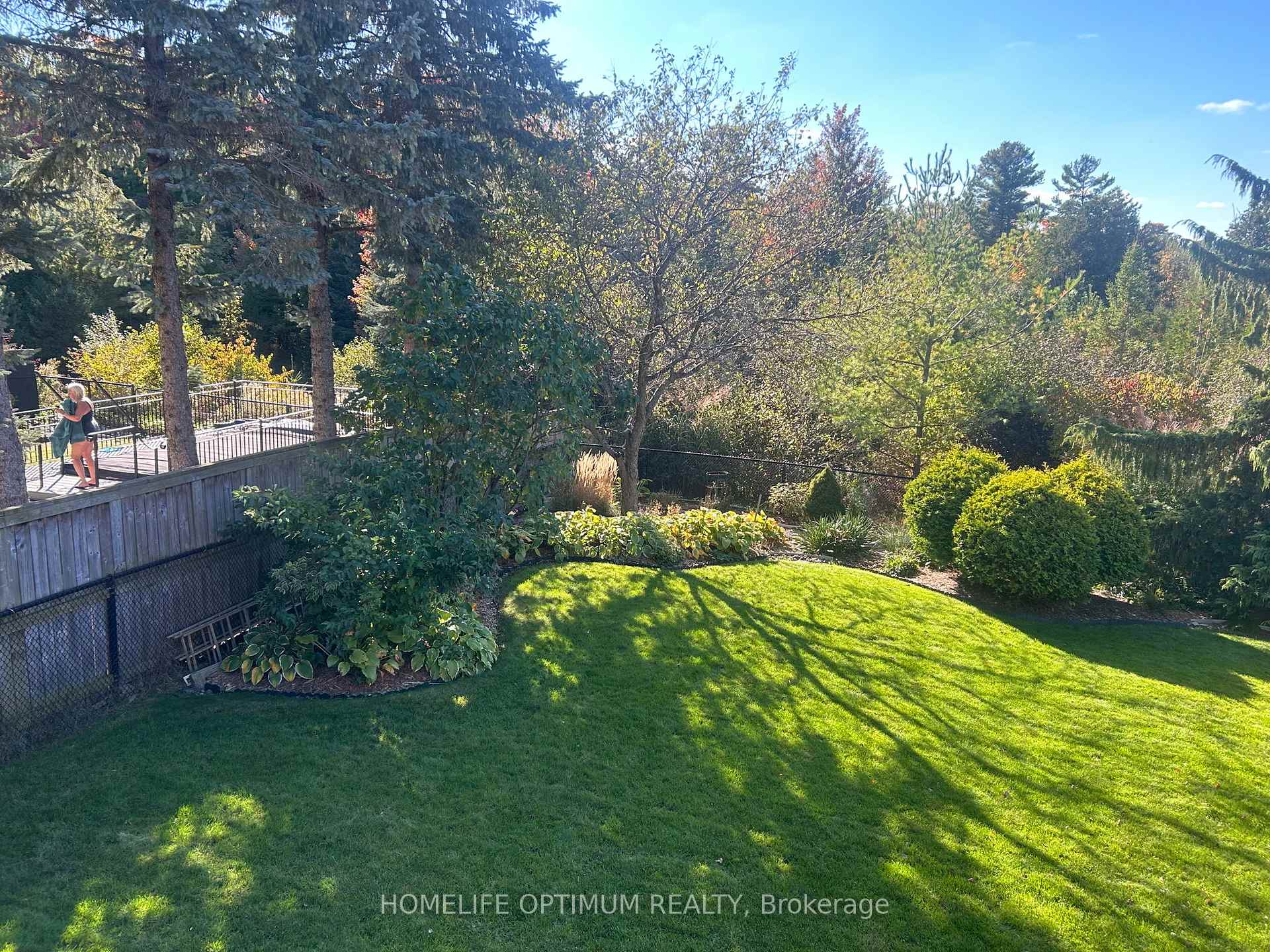 Photo 35 of 30 Benville Crescent E, Aurora, Aurora Estates — HOMEH