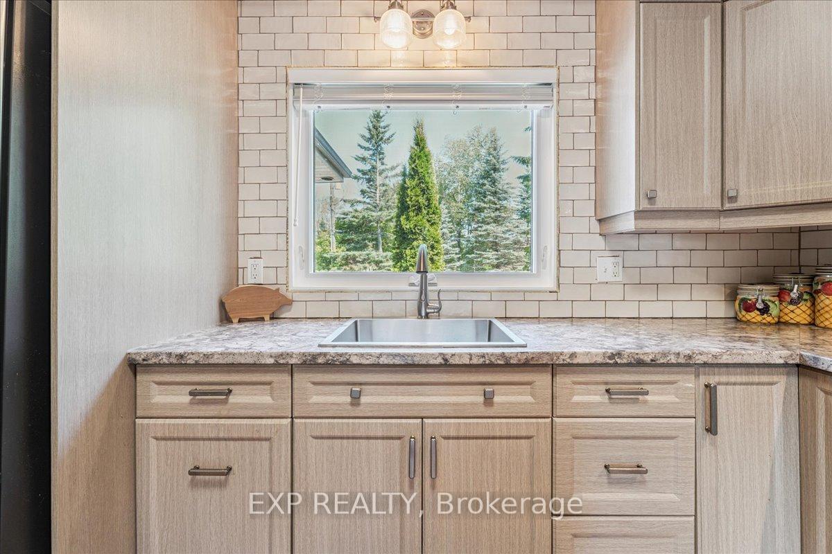 Photo 13 of 28 Currie Avenue, Collingwood — HOMEH