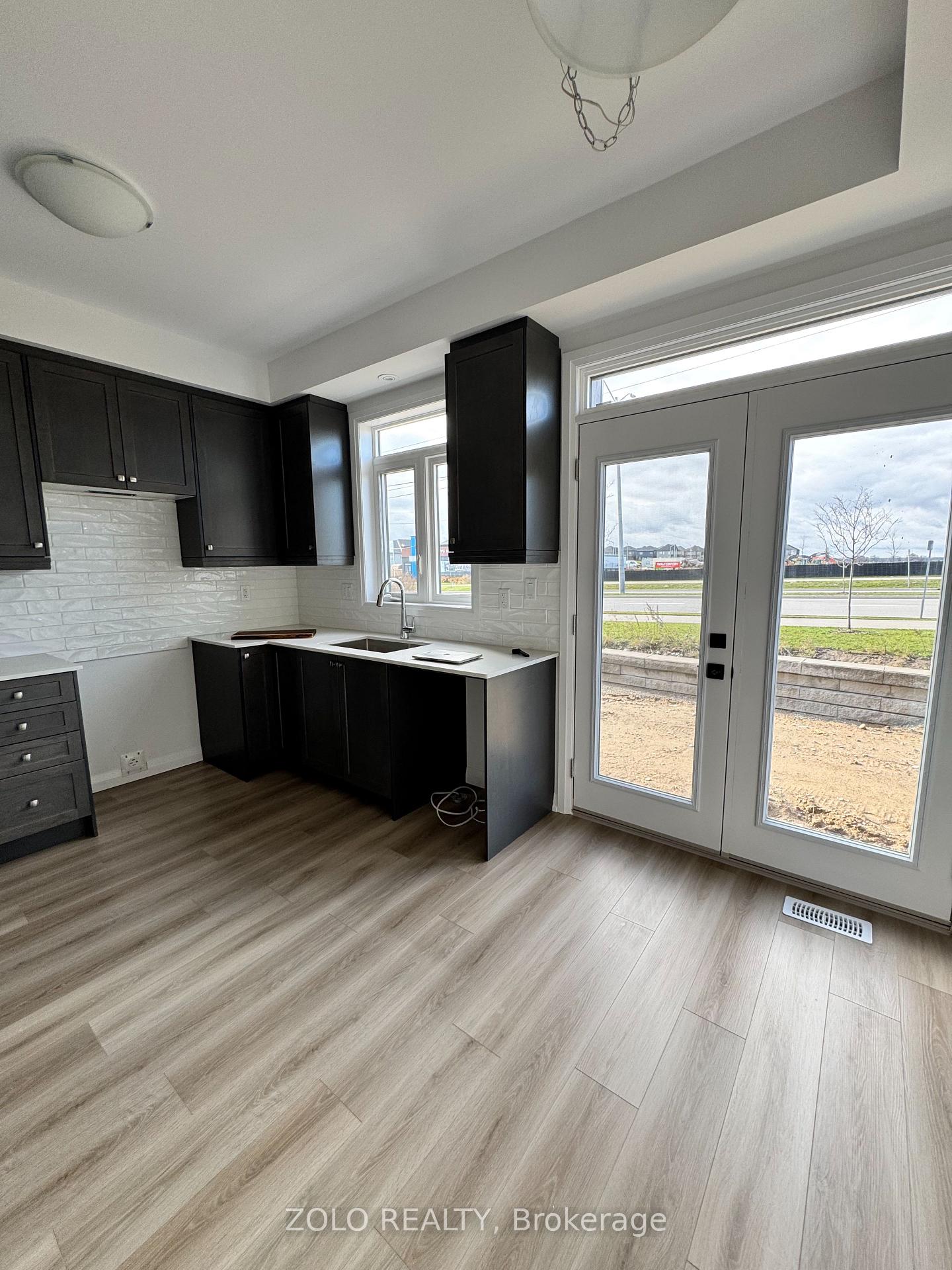 Photo 4 of Unit 24, 55 Tom Brown Drive, Brant, Paris — HOMEH