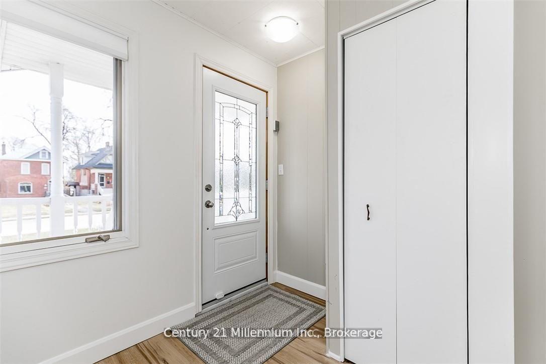 Photo 4 of 33 Niagara Street, Collingwood — HOMEH