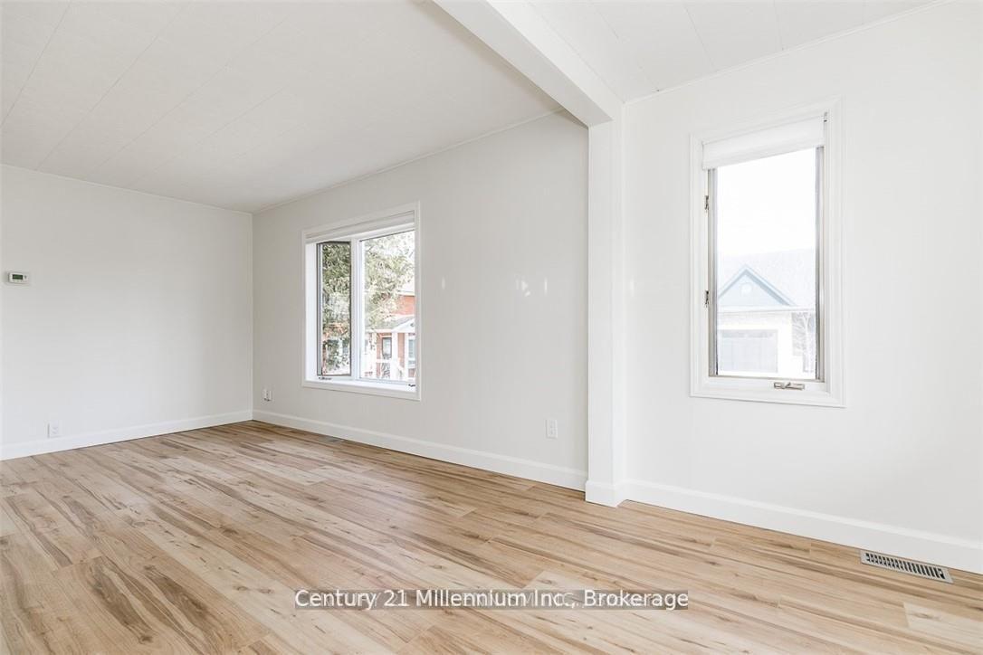 Photo 7 of 33 Niagara Street, Collingwood — HOMEH