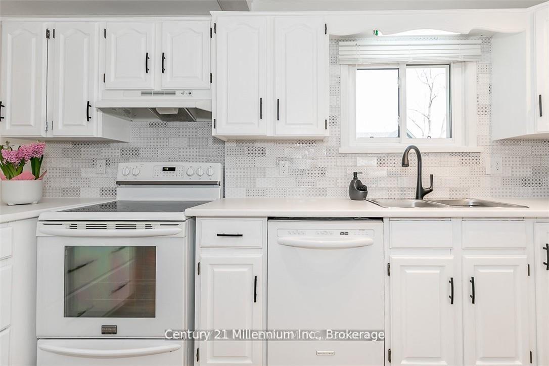 Photo 14 of 33 Niagara Street, Collingwood — HOMEH