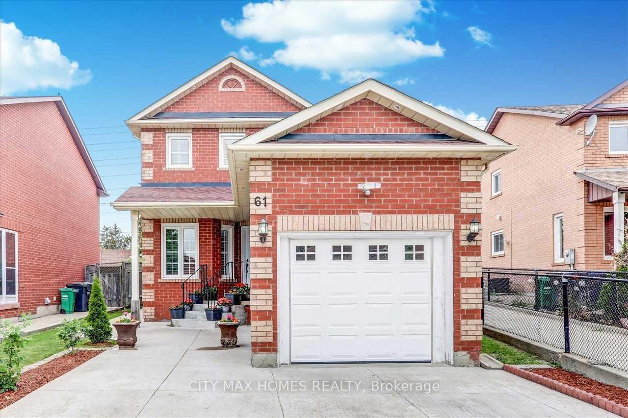 Front of 61 Cranberry Crescent S