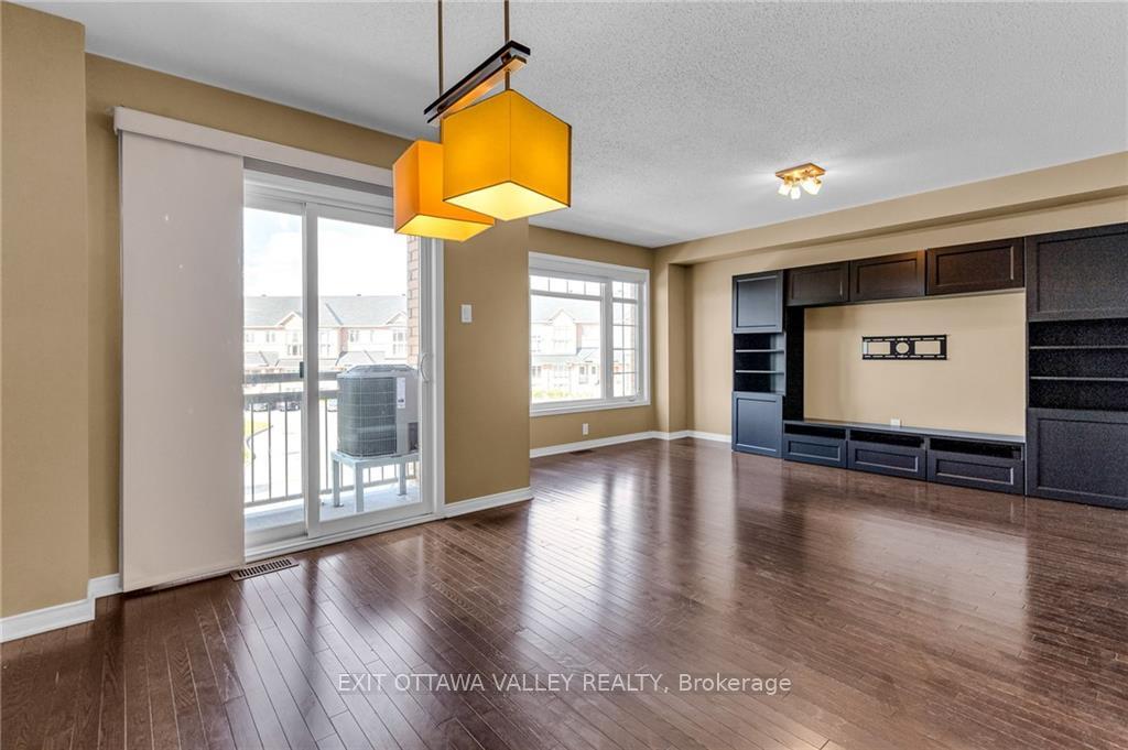 Photo 5 of 302 Citiplace Drive, Ottawa, Merivale Industrial Park/Citiplace — HOMEH
