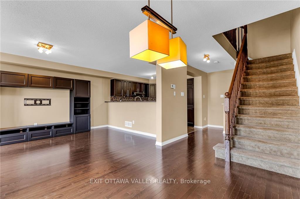 Photo 3 of 302 Citiplace Drive, Ottawa, Merivale Industrial Park/Citiplace — HOMEH