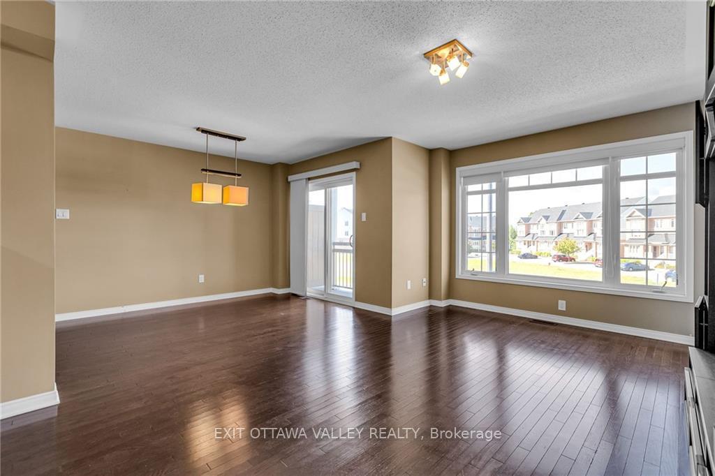 Photo 4 of 302 Citiplace Drive, Ottawa, Merivale Industrial Park/Citiplace — HOMEH