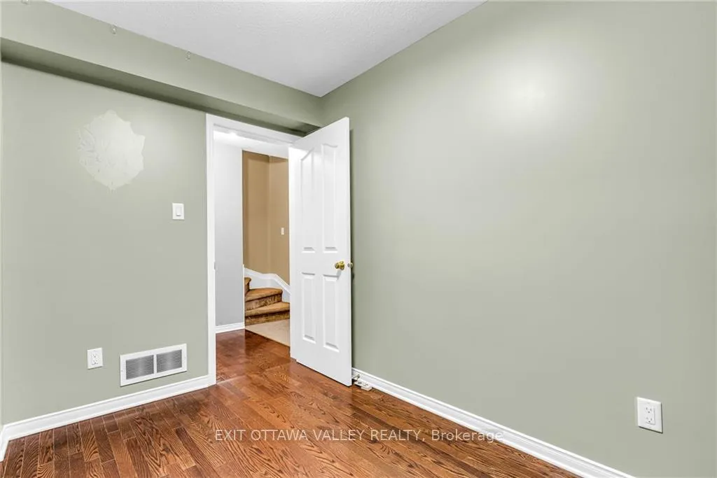 Photo 17 of 302 Citiplace Drive, Ottawa, Merivale Industrial Park/Citiplace — HOMEH