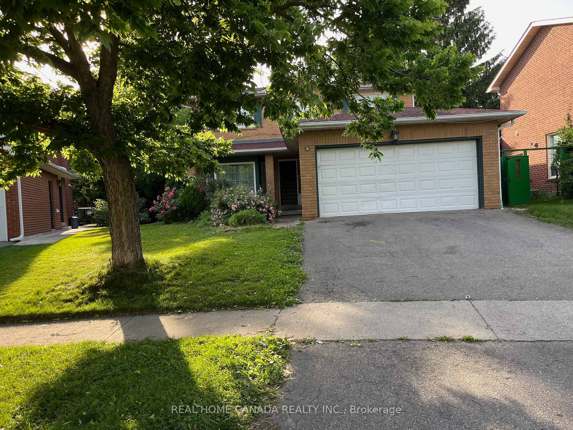 Front of Unit Basmt, 38 Chopin Crescent