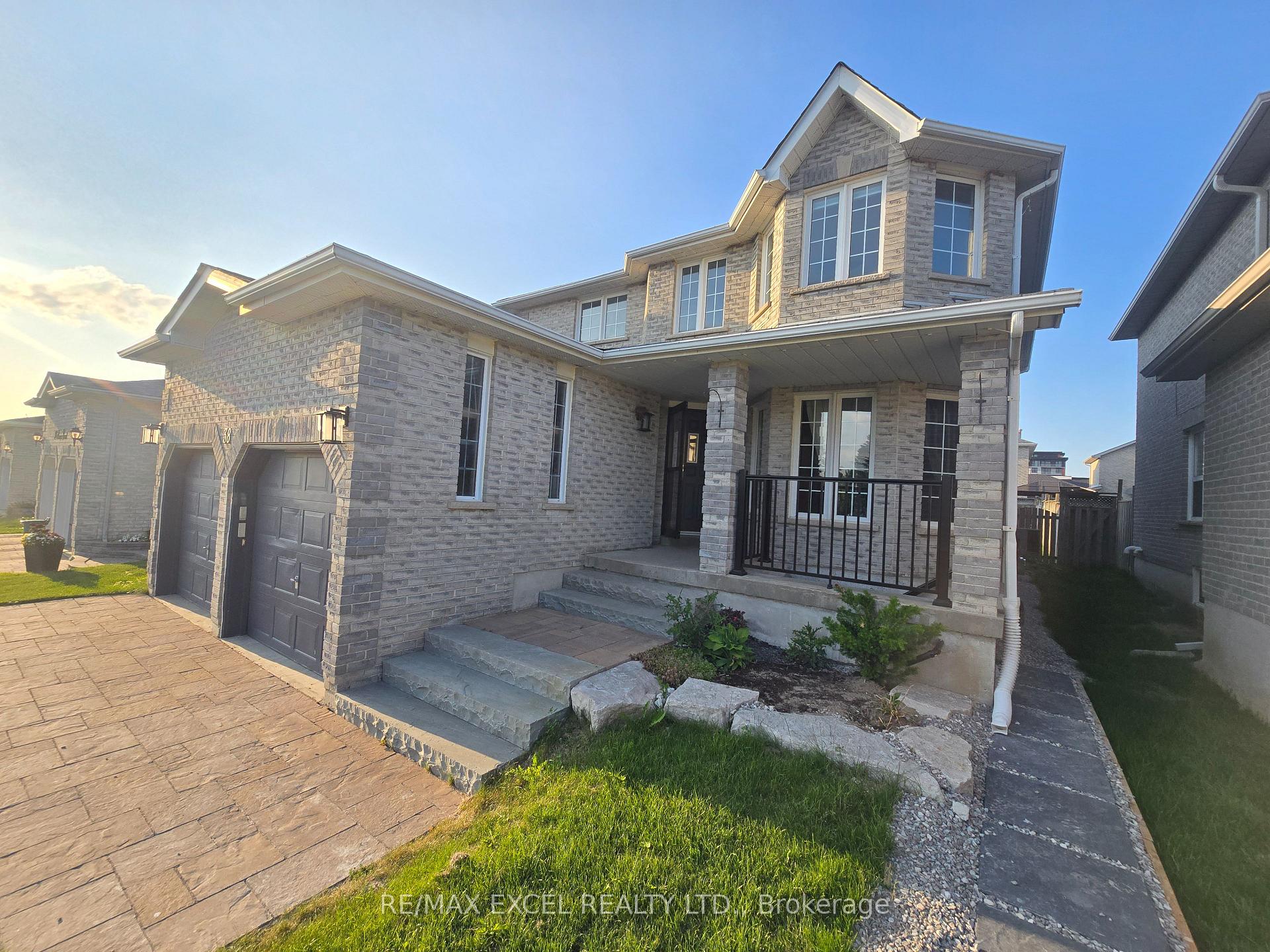 Photo 2 of 38 Shaina Court, Barrie, Painswick South — HOMEH