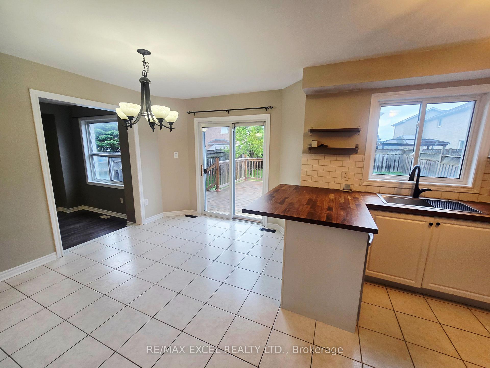 Photo 7 of 38 Shaina Court, Barrie, Painswick South — HOMEH