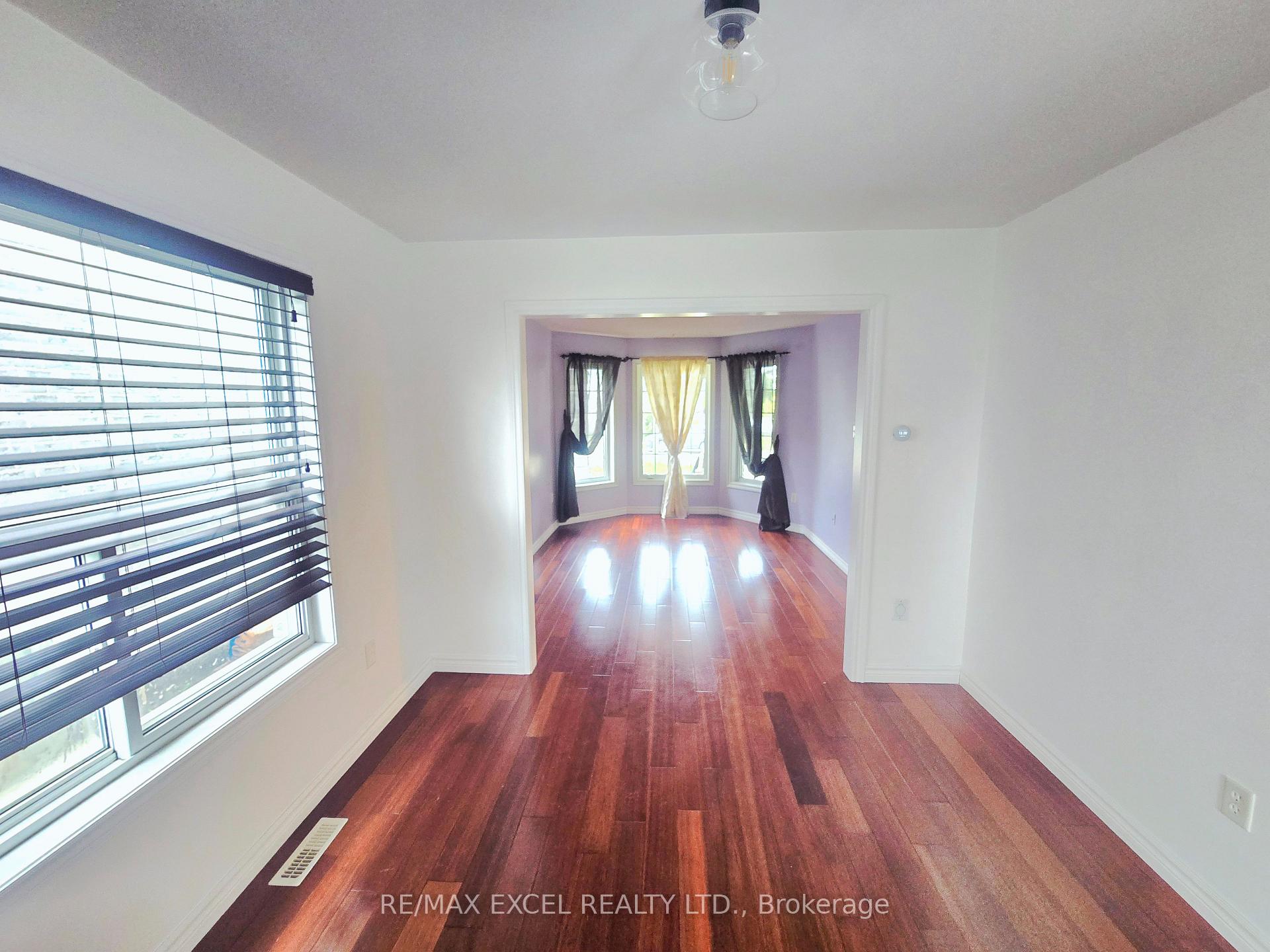 Photo 9 of 38 Shaina Court, Barrie, Painswick South — HOMEH