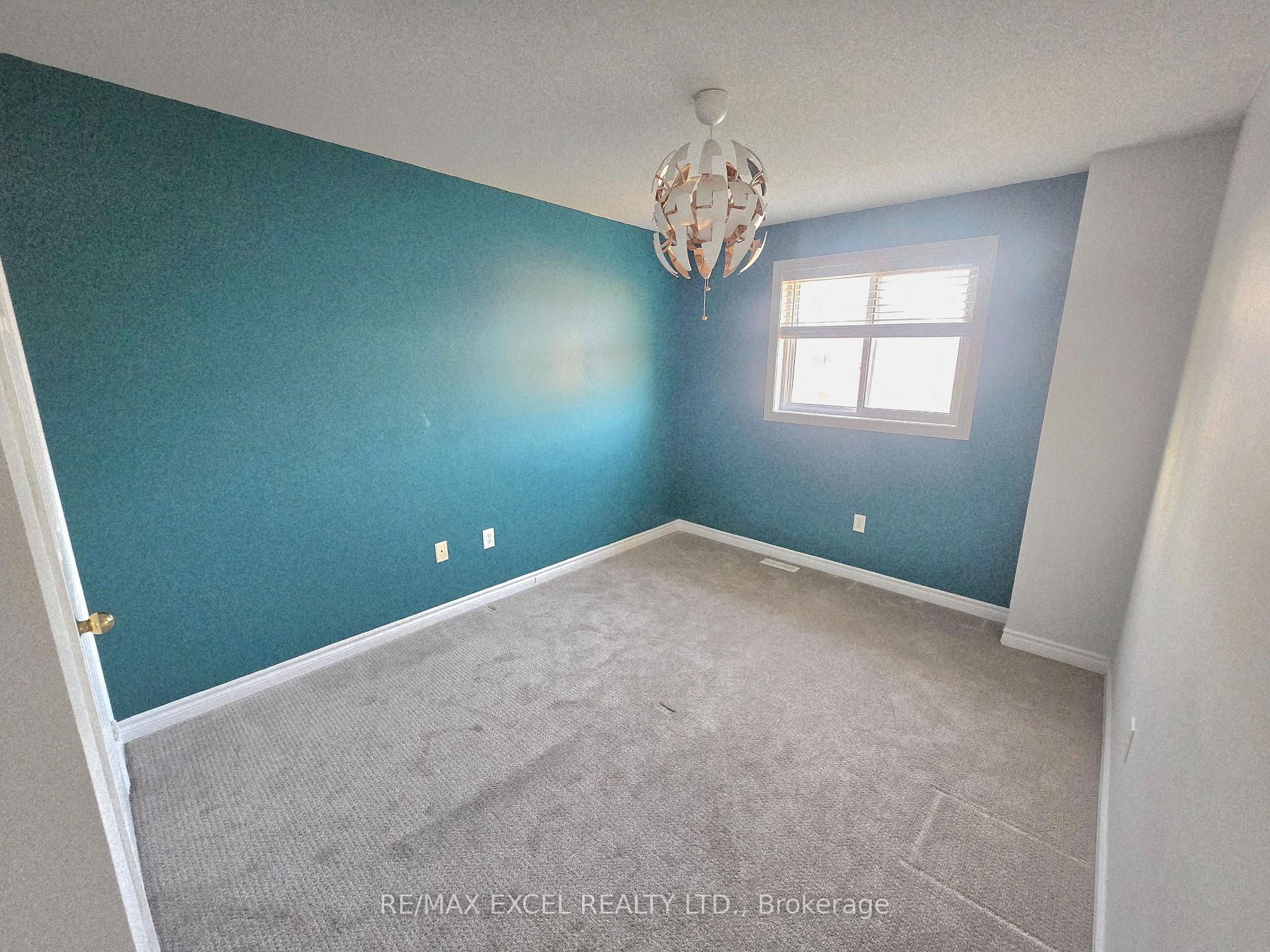 Photo 16 of 38 Shaina Court, Barrie, Painswick South — HOMEH