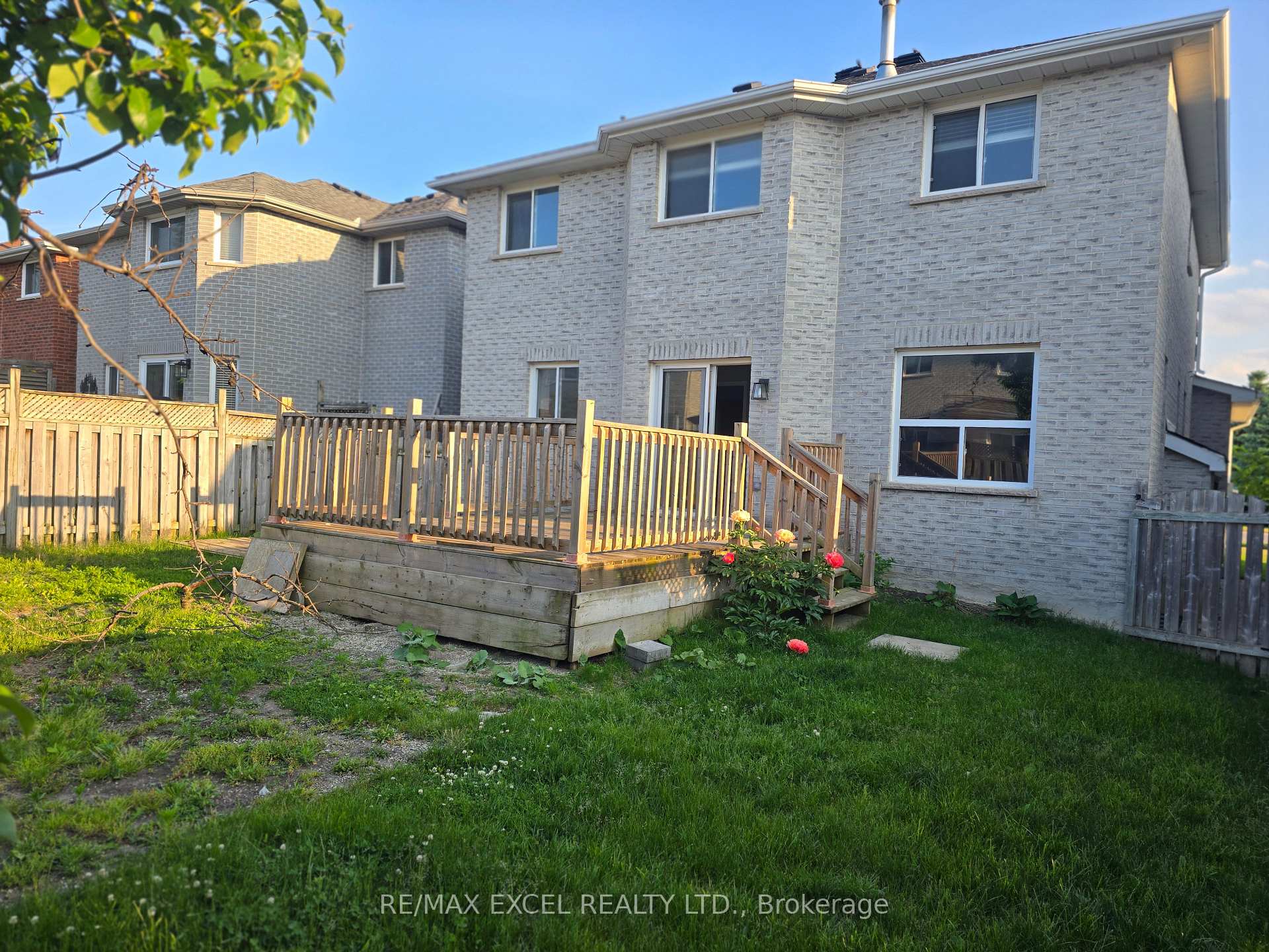 Photo 21 of 38 Shaina Court, Barrie, Painswick South — HOMEH