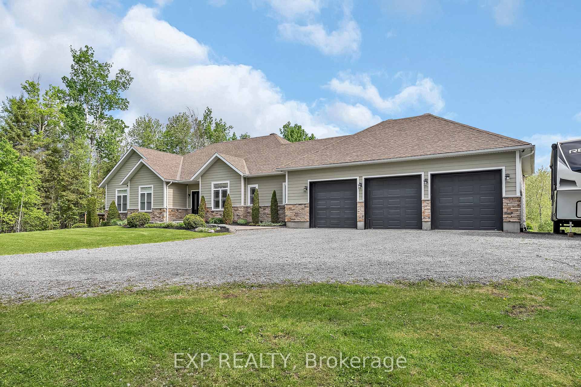 Photo 2 of 155 Wilbert Cox Drive, Ottawa, Huntley Ward (South East) — HOMEH