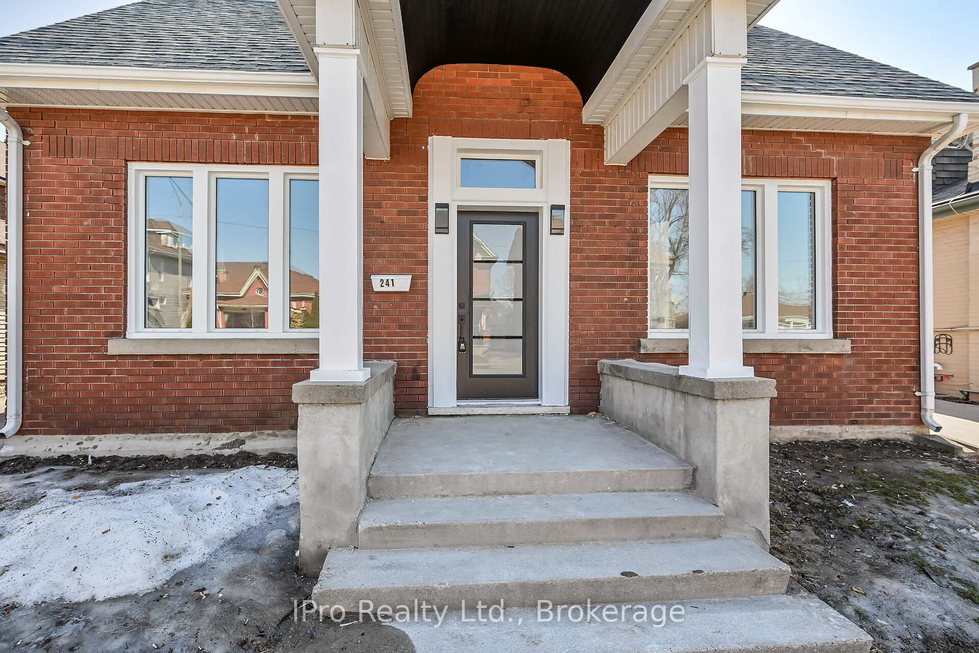 Photo 3 of 241 Dalhousie Street, Brant, Brantford Twp — HOMEH