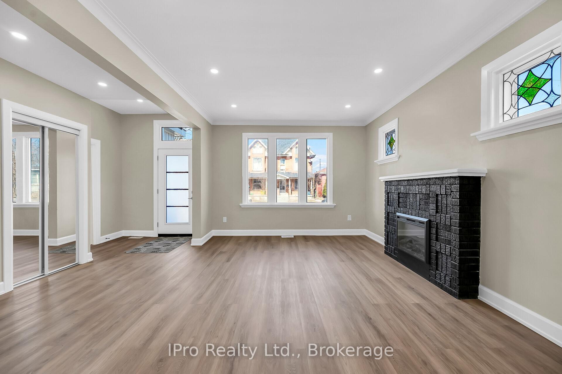 Photo 5 of 241 Dalhousie Street, Brant, Brantford Twp — HOMEH