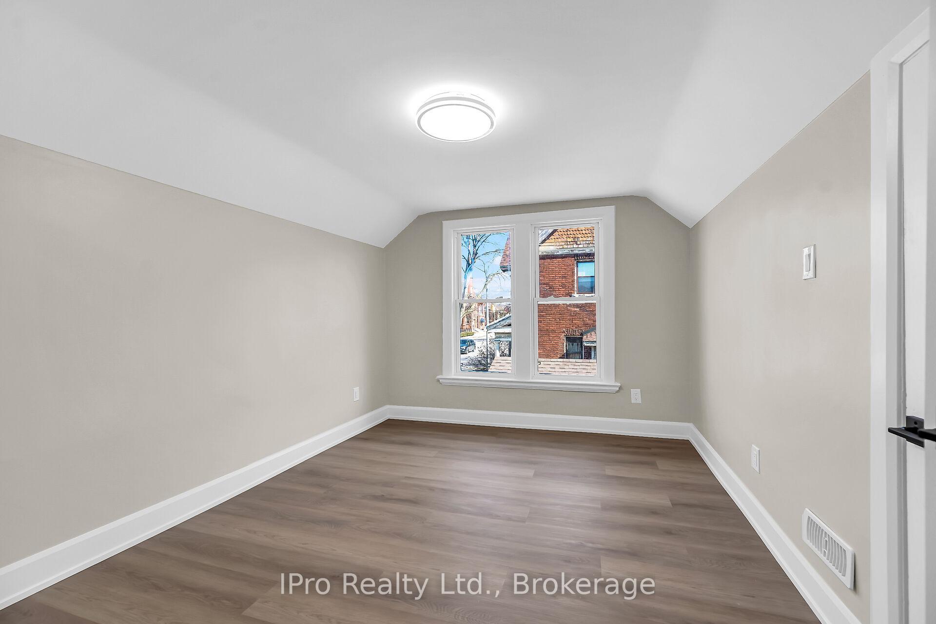 Photo 29 of 241 Dalhousie Street, Brant, Brantford Twp — HOMEH