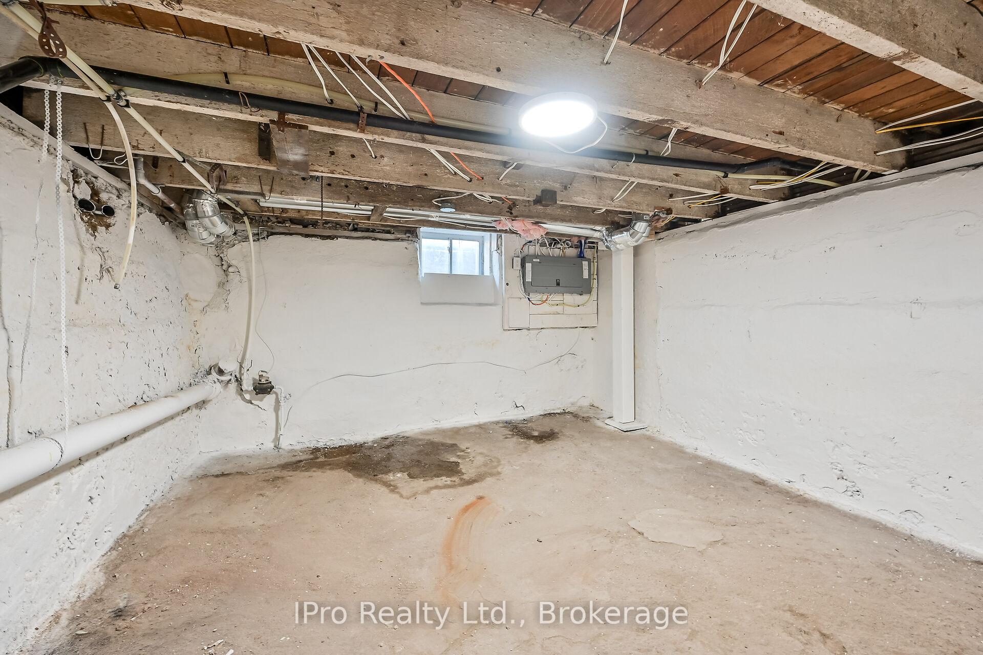 Photo 33 of 241 Dalhousie Street, Brant, Brantford Twp — HOMEH