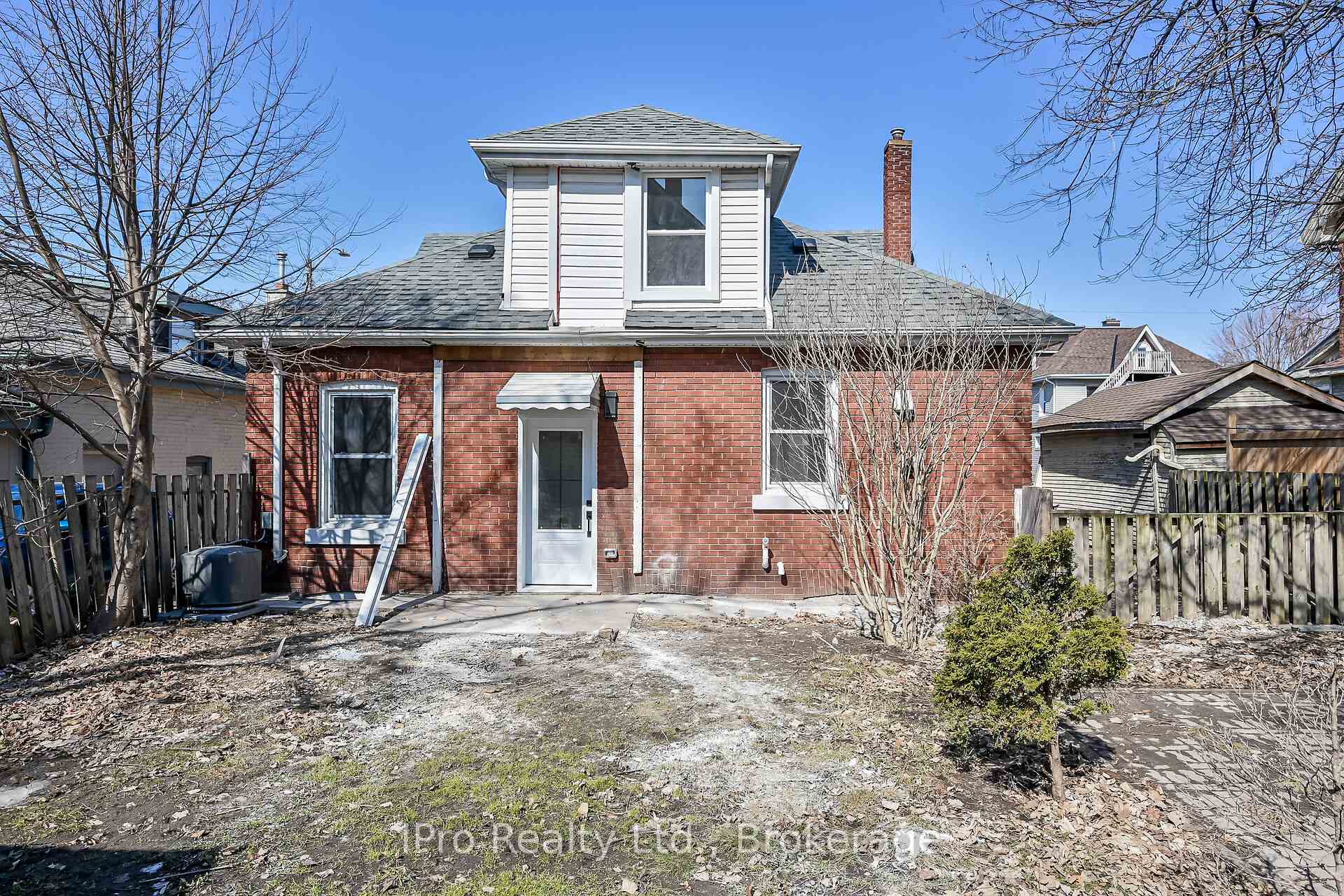 Photo 37 of 241 Dalhousie Street, Brant, Brantford Twp — HOMEH