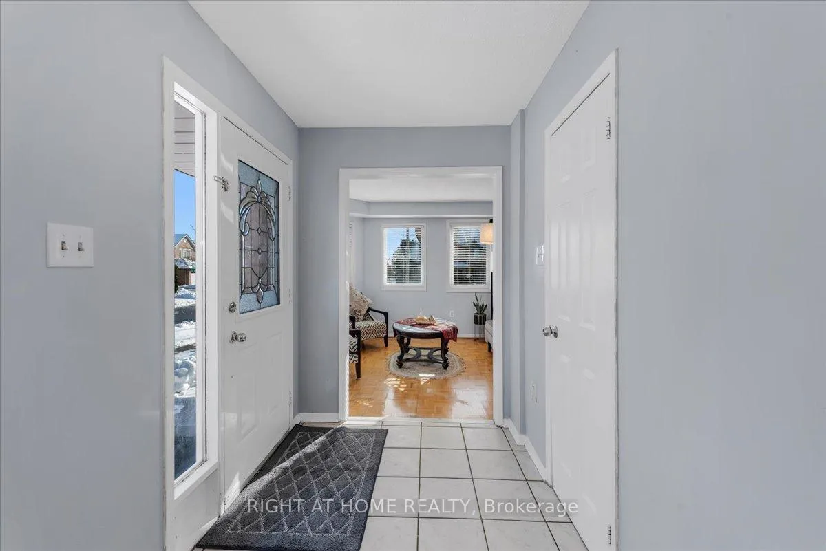 Photo 5 of 2 Wooliston Crescent, Brampton, Fletcher's West — HOMEH