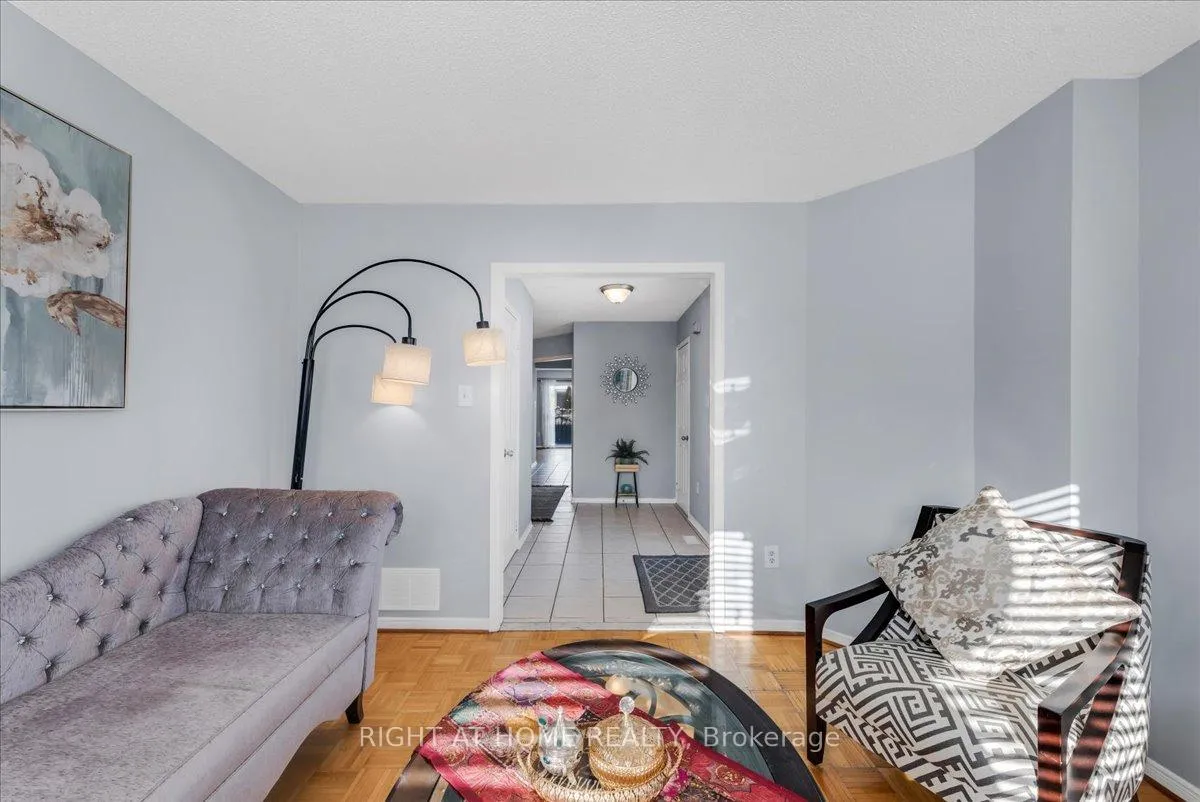 Photo 7 of 2 Wooliston Crescent, Brampton, Fletcher's West — HOMEH