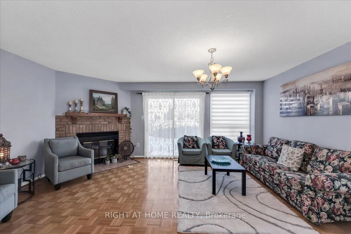 Photo 11 of 2 Wooliston Crescent, Brampton, Fletcher's West — HOMEH
