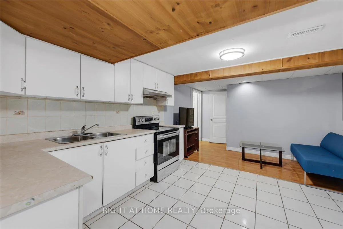 Photo 33 of 2 Wooliston Crescent, Brampton, Fletcher's West — HOMEH