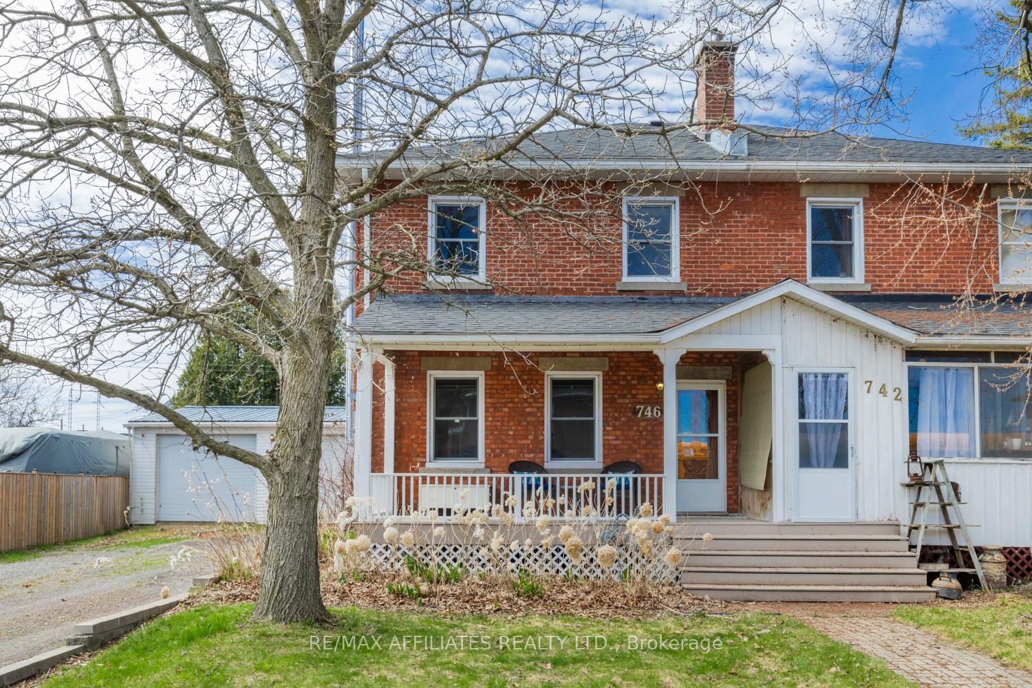 Photo 2 of 746 Benson Street W, Edwardsburgh/Cardinal, Town of Cardinal — HOMEH