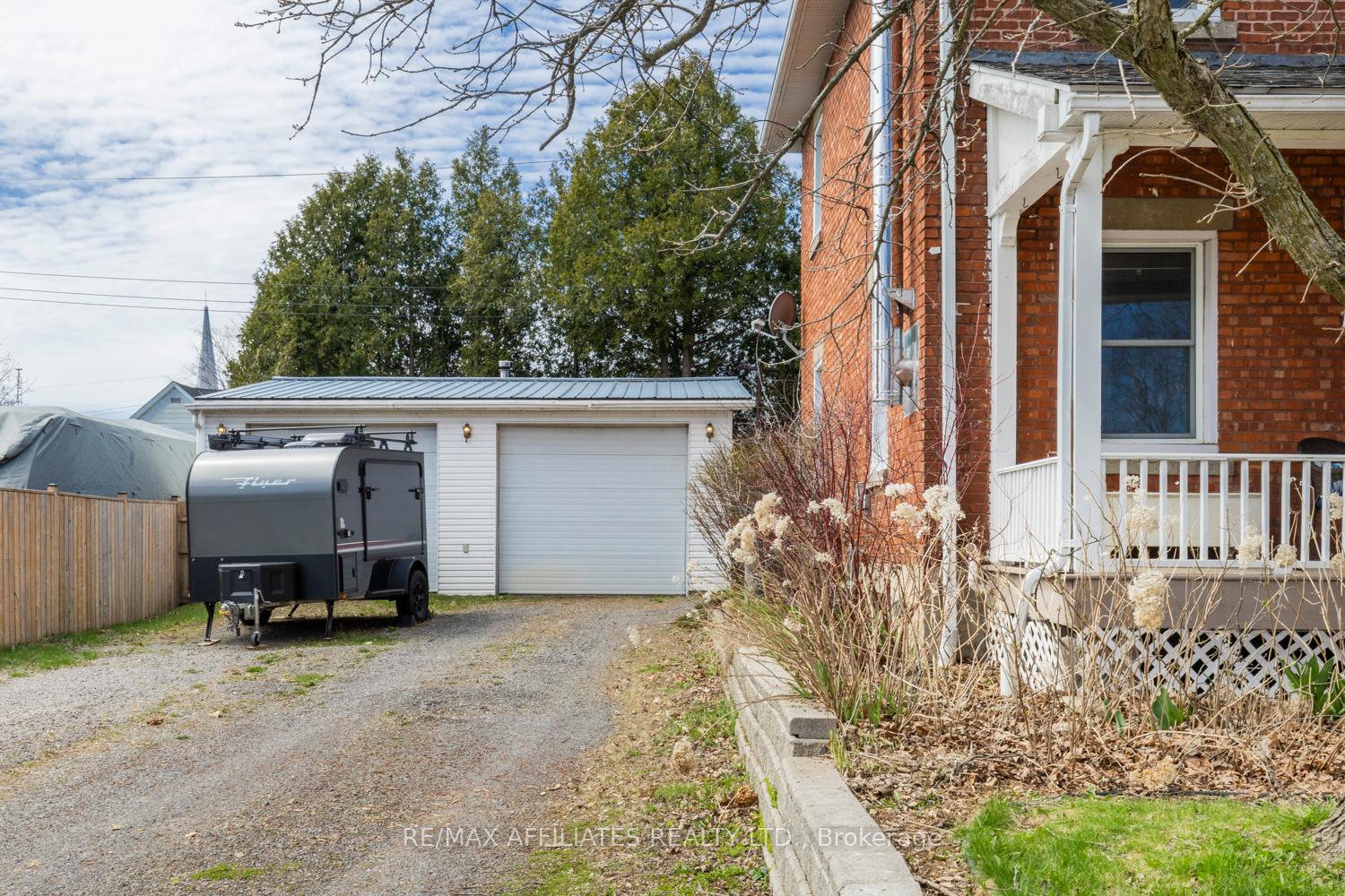 Photo 6 of 746 Benson Street W, Edwardsburgh/Cardinal, Town of Cardinal — HOMEH