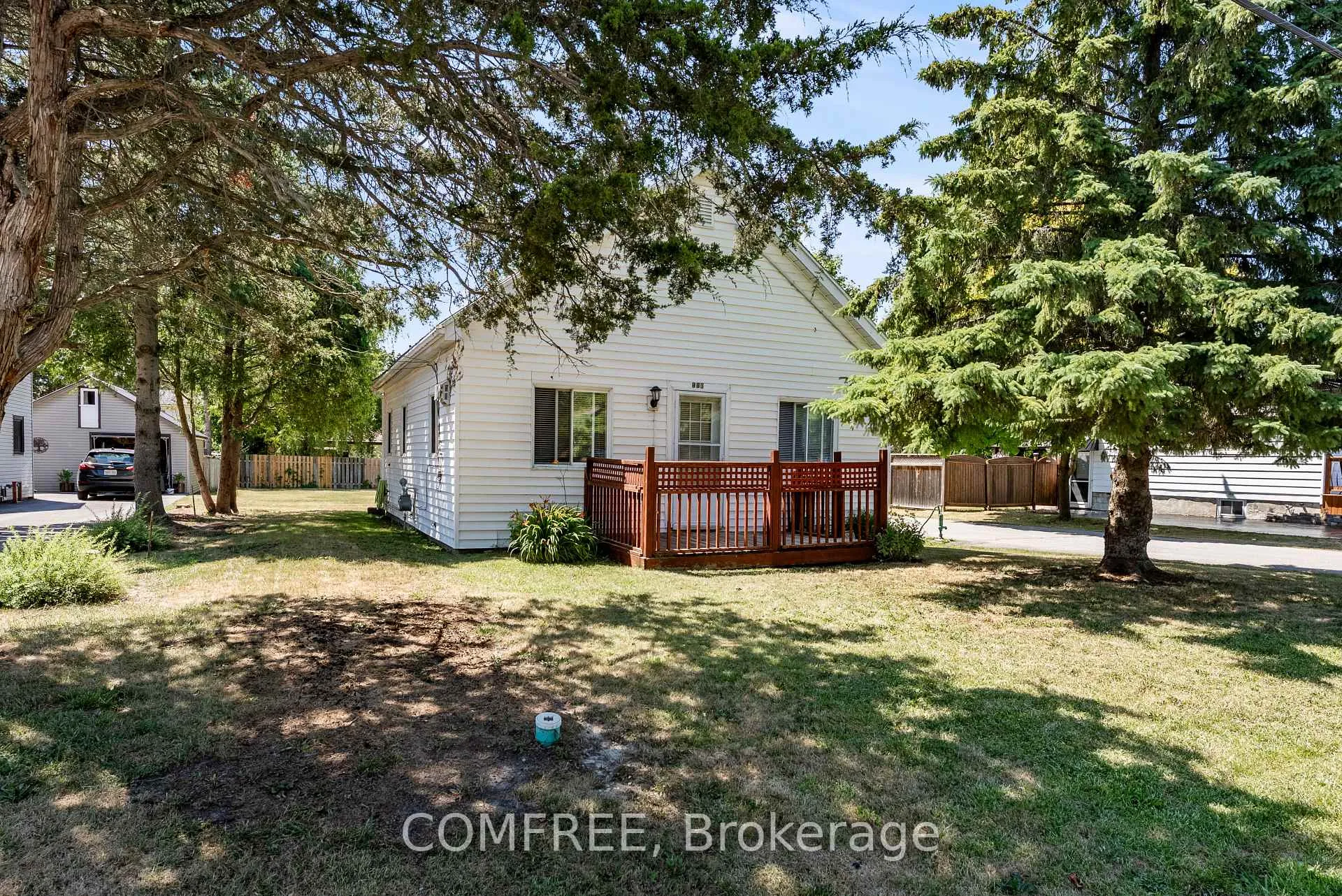 Photo 2 of 110 Gilbert Street, Belleville, Belleville Ward — HOMEH