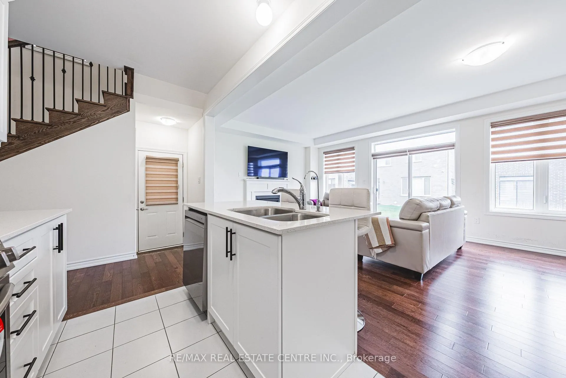 Photo 9 of 12 Spiers Road, Cambridge, Galt City Centre — HOMEH