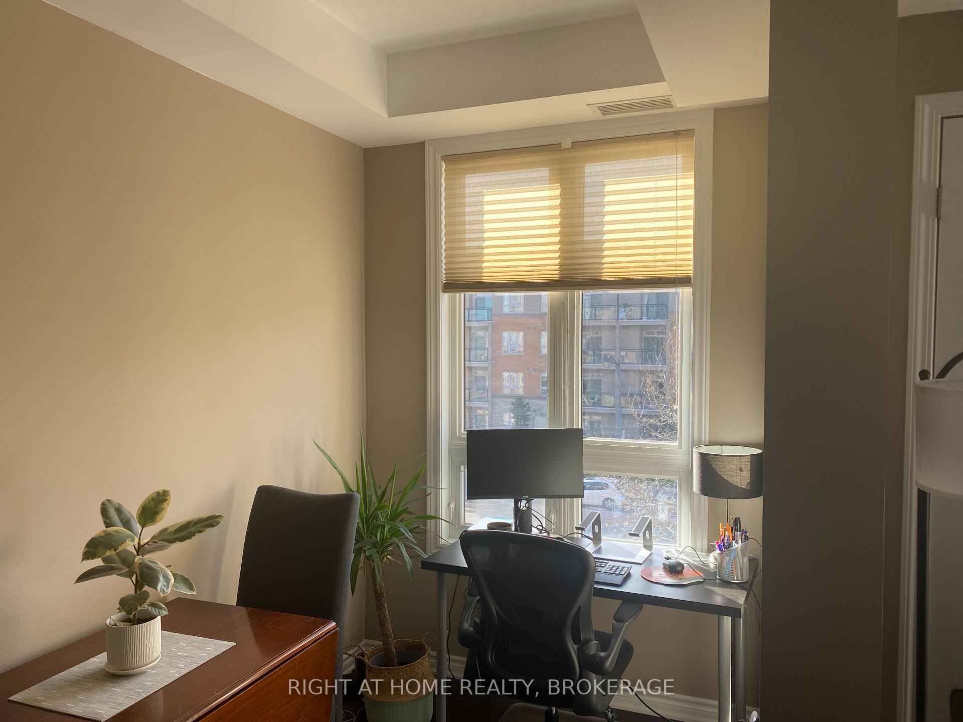 Photo 4 of Unit 301, 5327 Upper Middle Drive, Burlington, Orchard — HOMEH