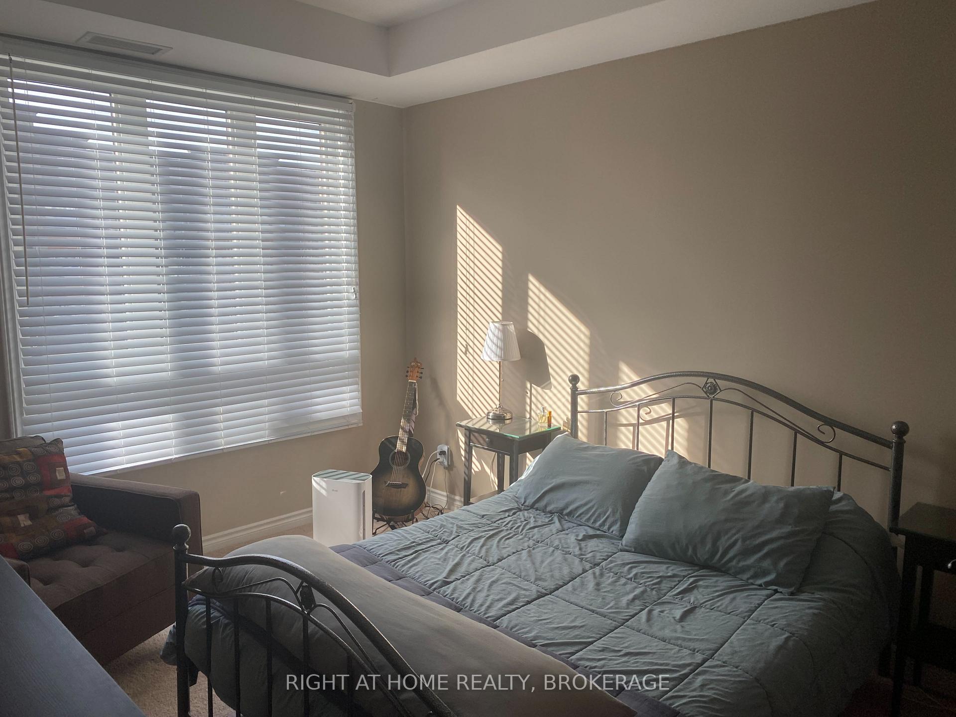 Photo 8 of Unit 301, 5327 Upper Middle Drive, Burlington, Orchard — HOMEH
