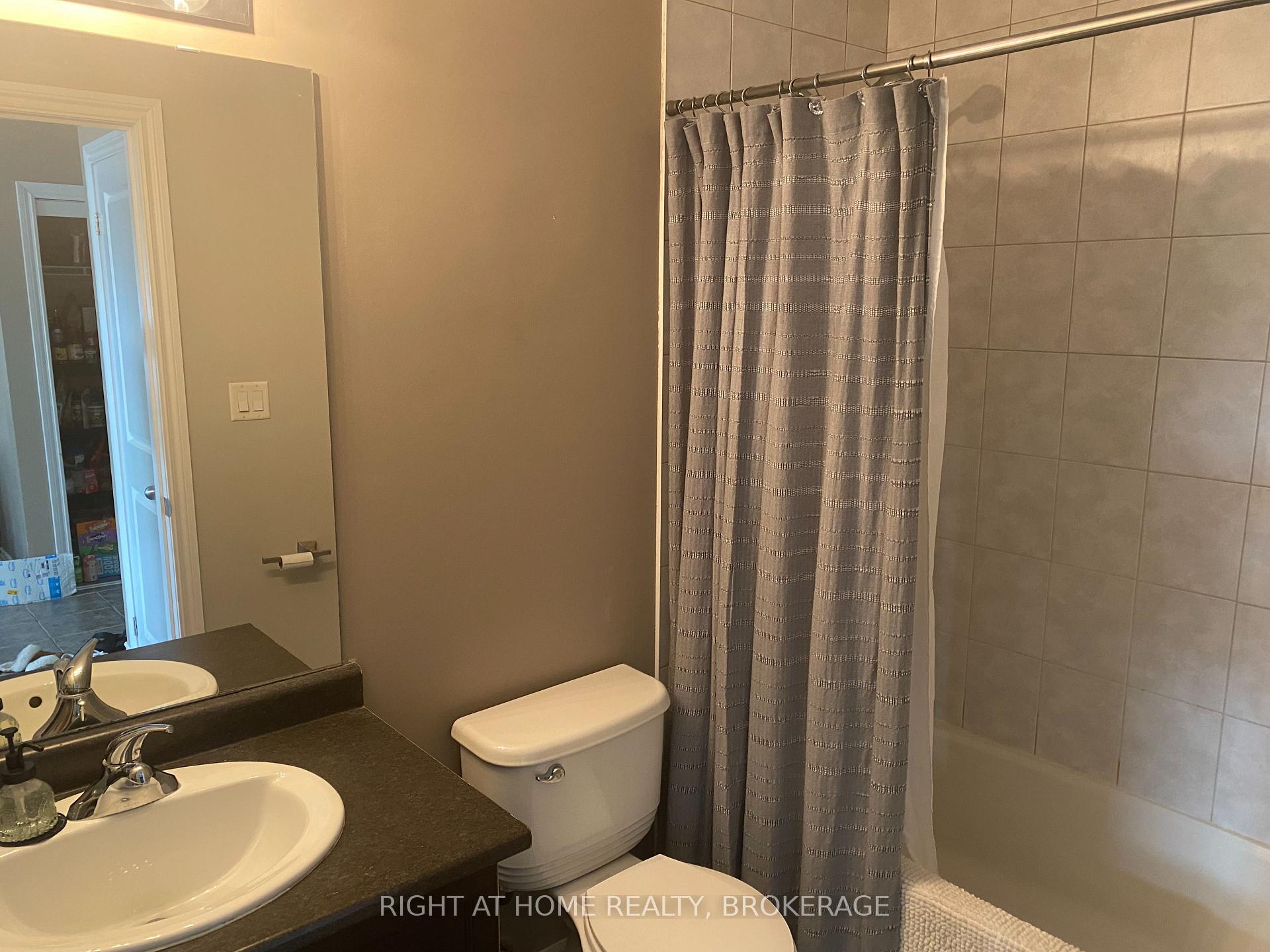 Photo 12 of Unit 301, 5327 Upper Middle Drive, Burlington, Orchard — HOMEH