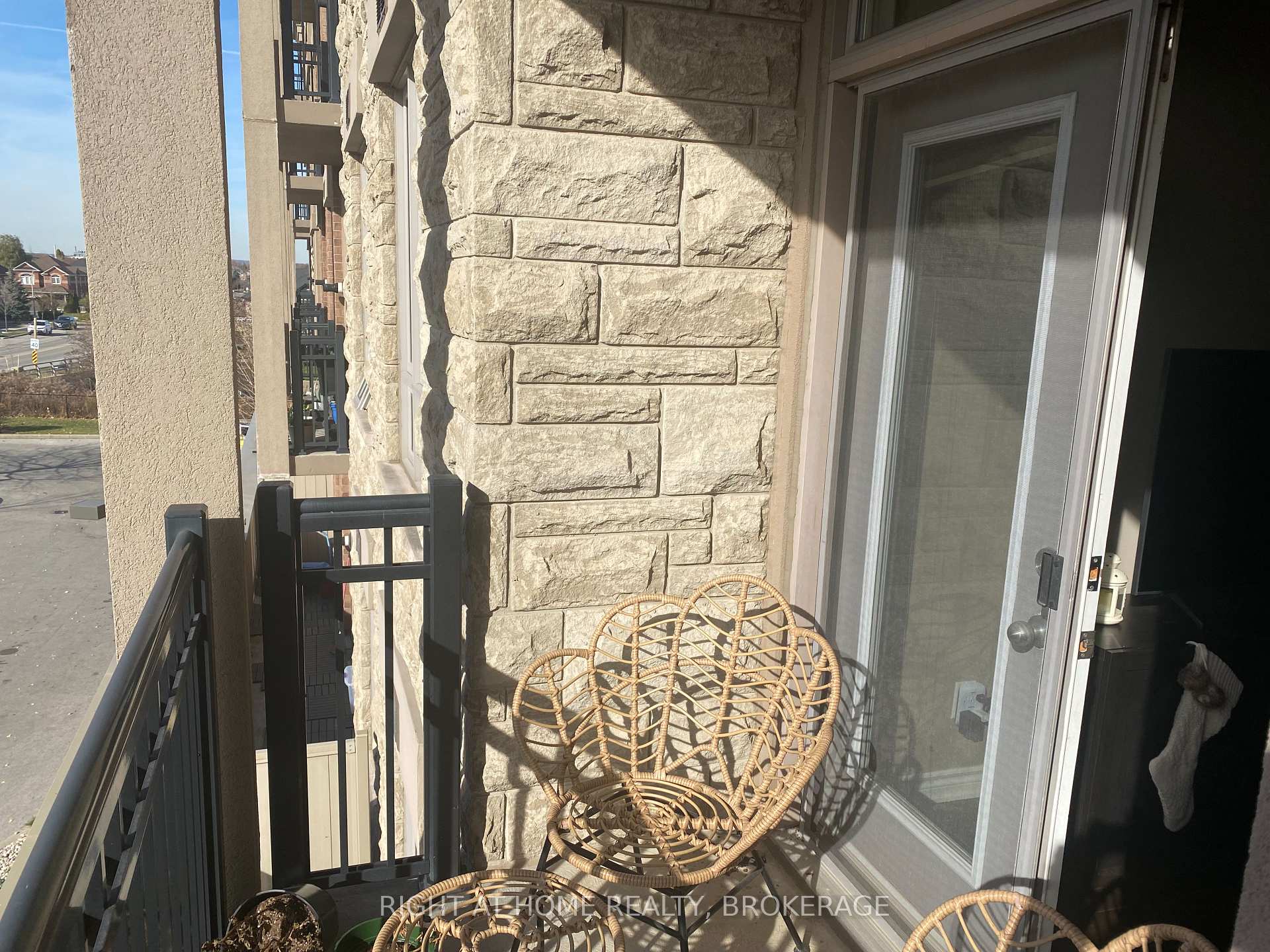 Photo 14 of Unit 301, 5327 Upper Middle Drive, Burlington, Orchard — HOMEH