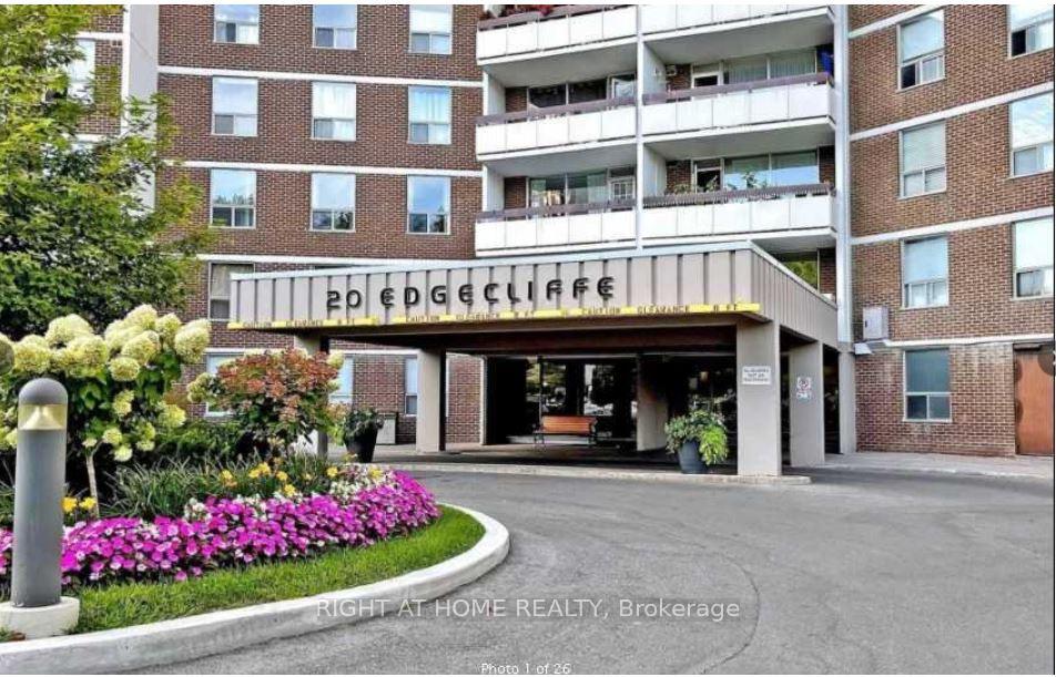 Front of Unit 1403, 20 Edgecliff Golfway