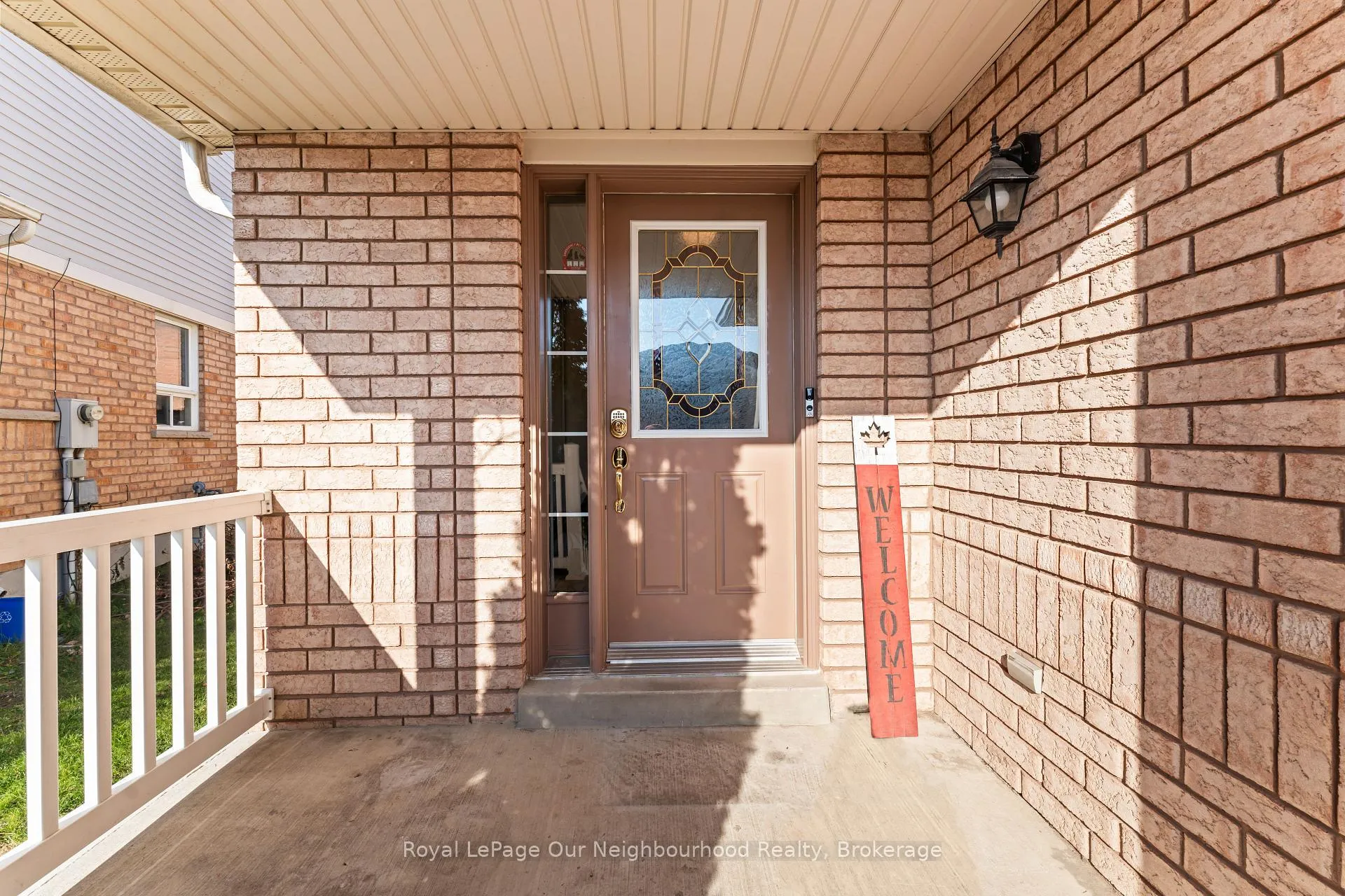 Photo 2 of 95 Laprade Square, Clarington, Bowmanville — HOMEH
