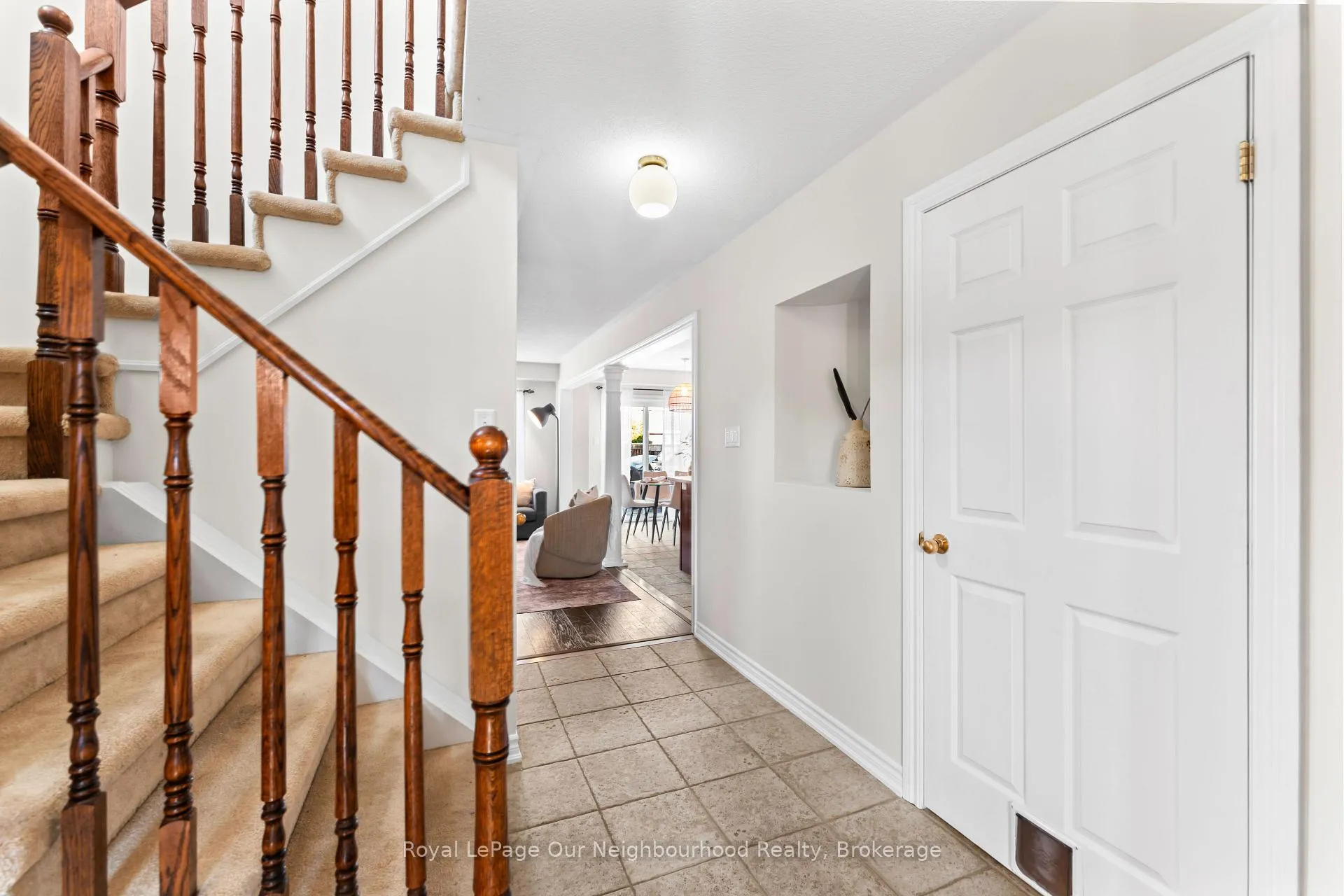 Photo 10 of 95 Laprade Square, Clarington, Bowmanville — HOMEH
