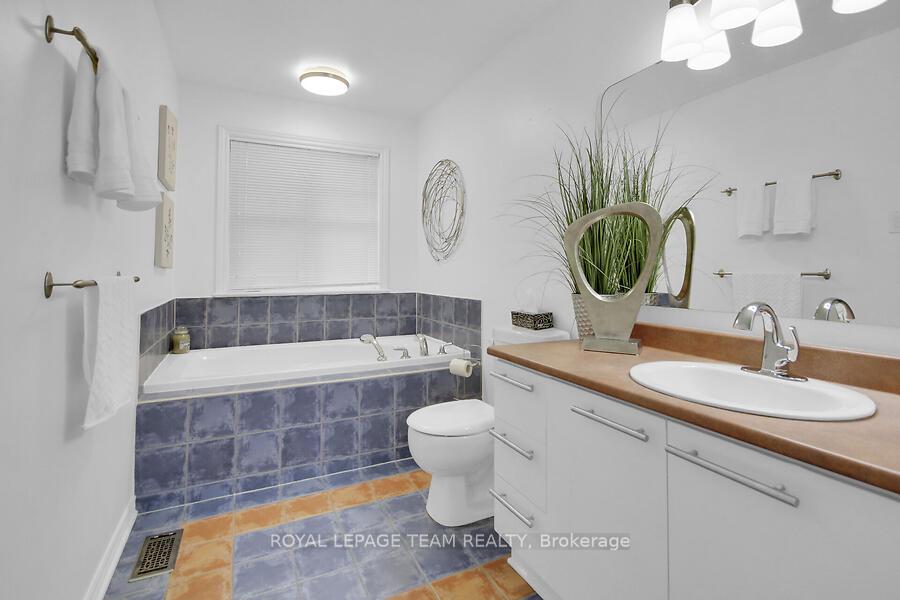 Photo 32 of 70 Oldfield Street, Ottawa, Barrhaven East — HOMEH