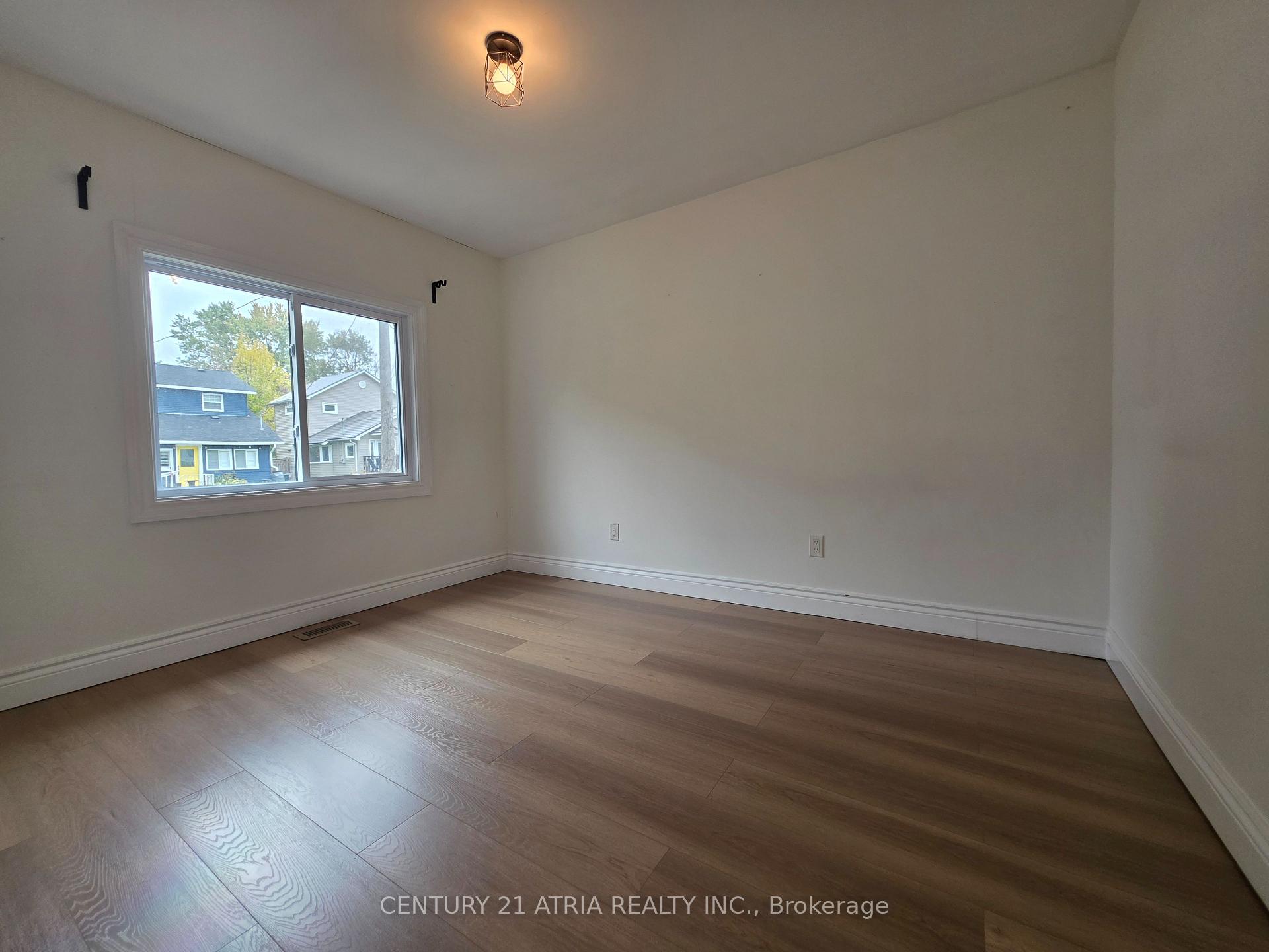 Photo 5 of 257 Pine Beach Drive, Georgina, Keswick South — HOMEH