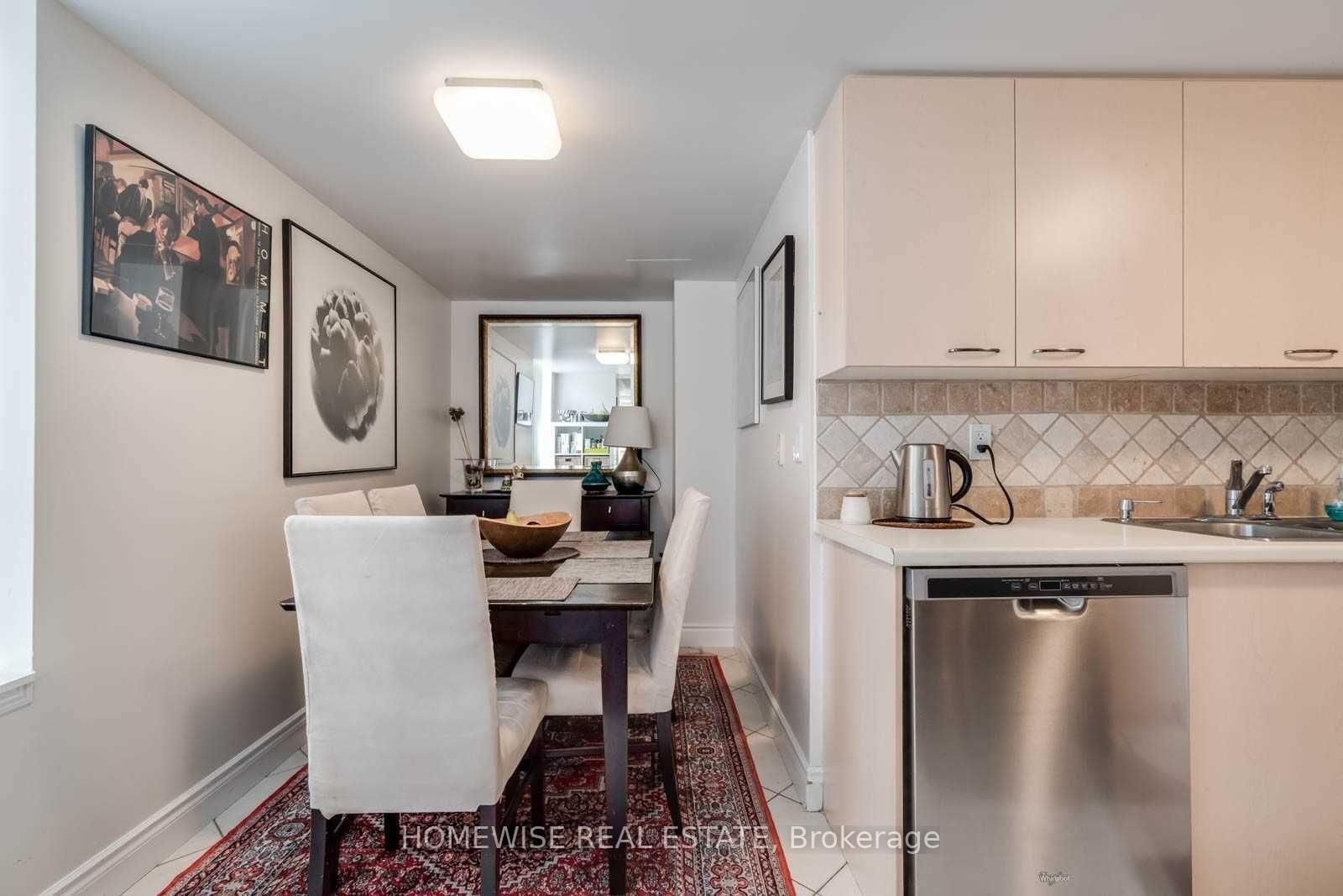 Photo 5 of Unit 212, 130 Pond Drive, Markham, Commerce Valley — HOMEH