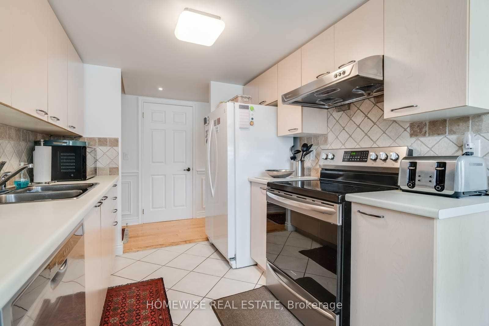 Photo 7 of Unit 212, 130 Pond Drive, Markham, Commerce Valley — HOMEH