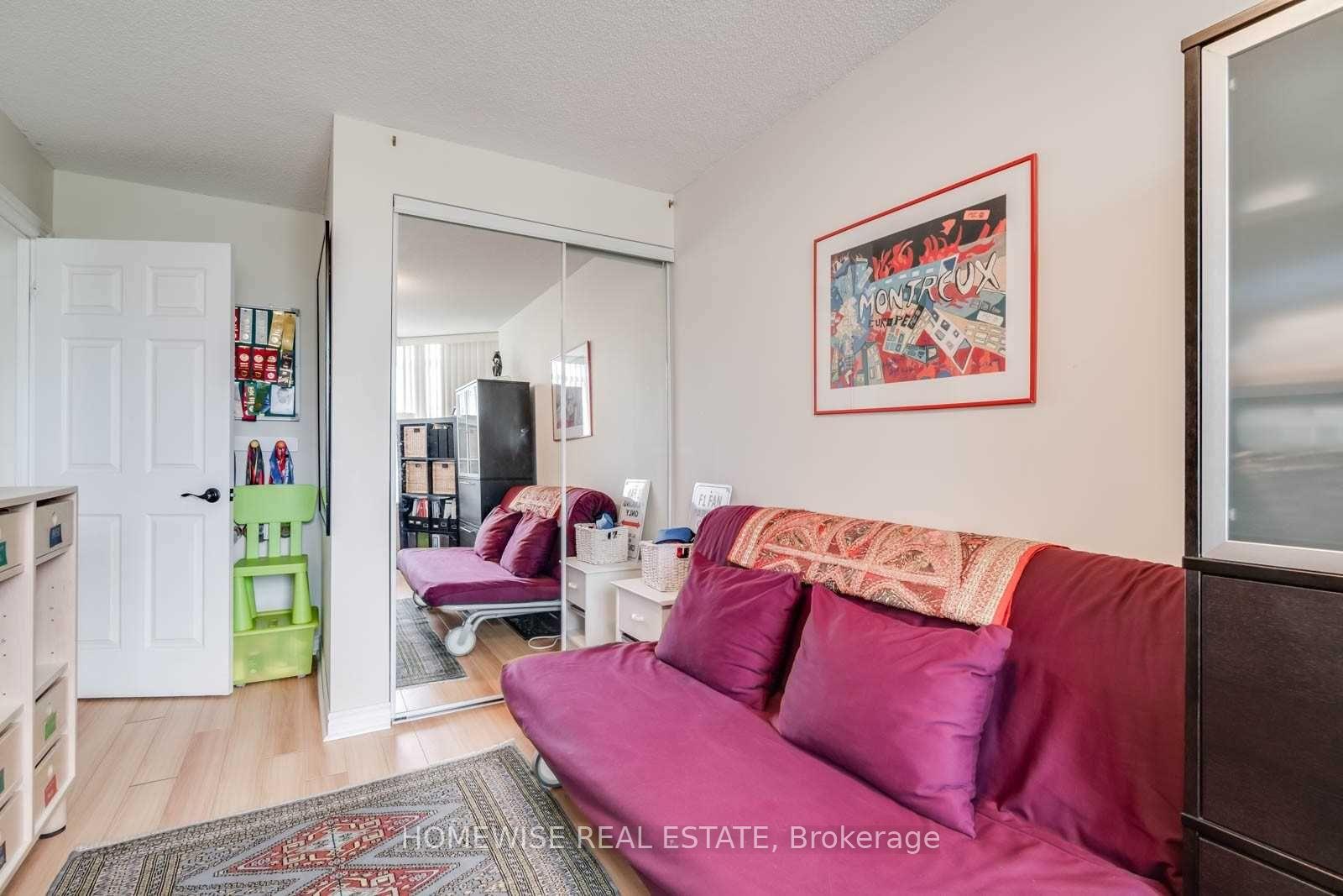 Photo 11 of Unit 212, 130 Pond Drive, Markham, Commerce Valley — HOMEH