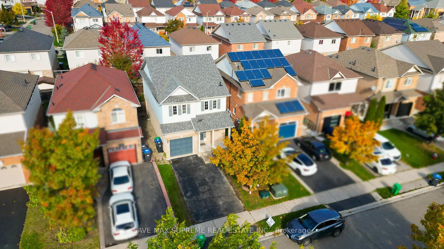 Photo 2 of 74 Ridgemore Crescent, Brampton, Fletcher's Meadow — HOMEH