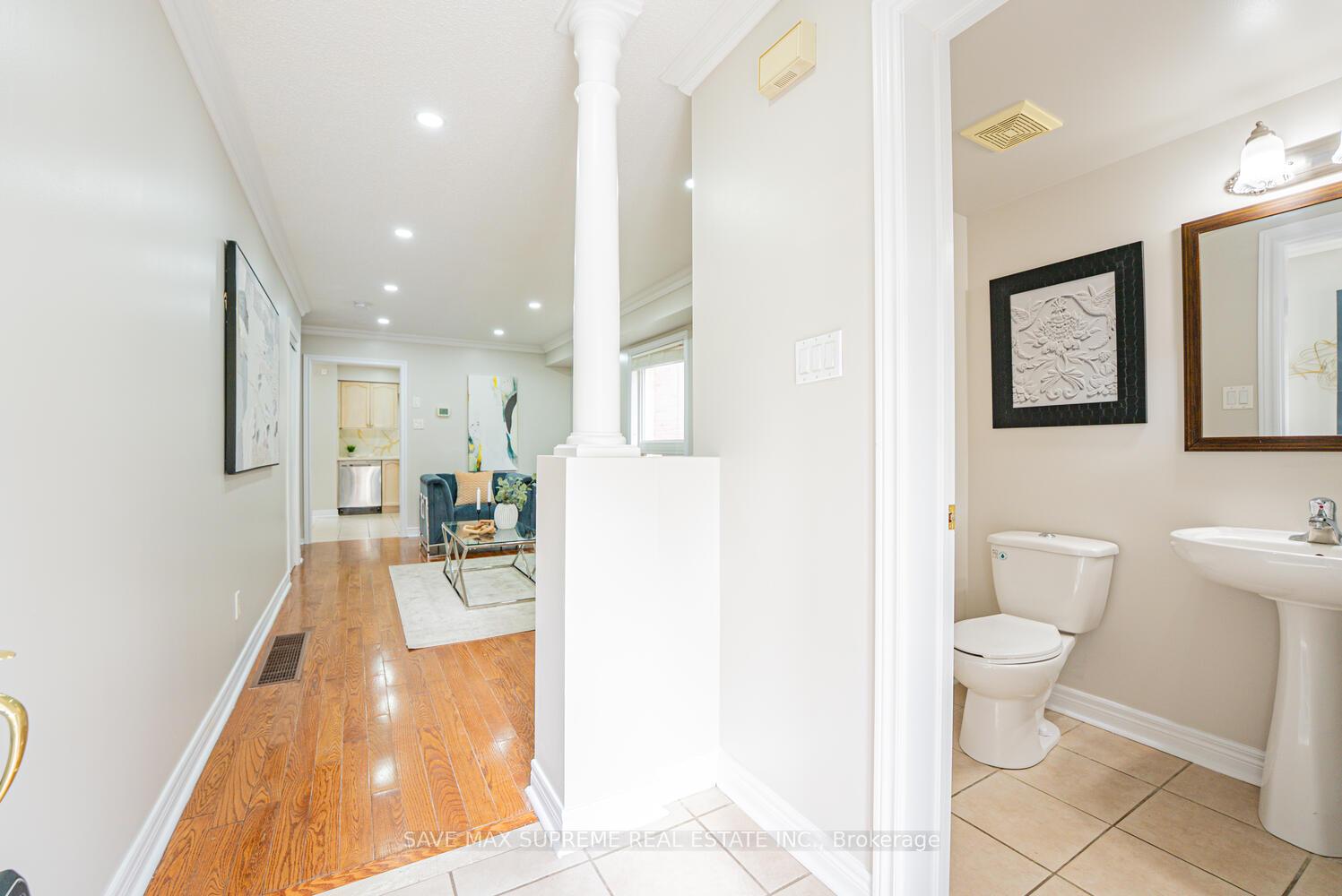 Photo 5 of 74 Ridgemore Crescent, Brampton, Fletcher's Meadow — HOMEH