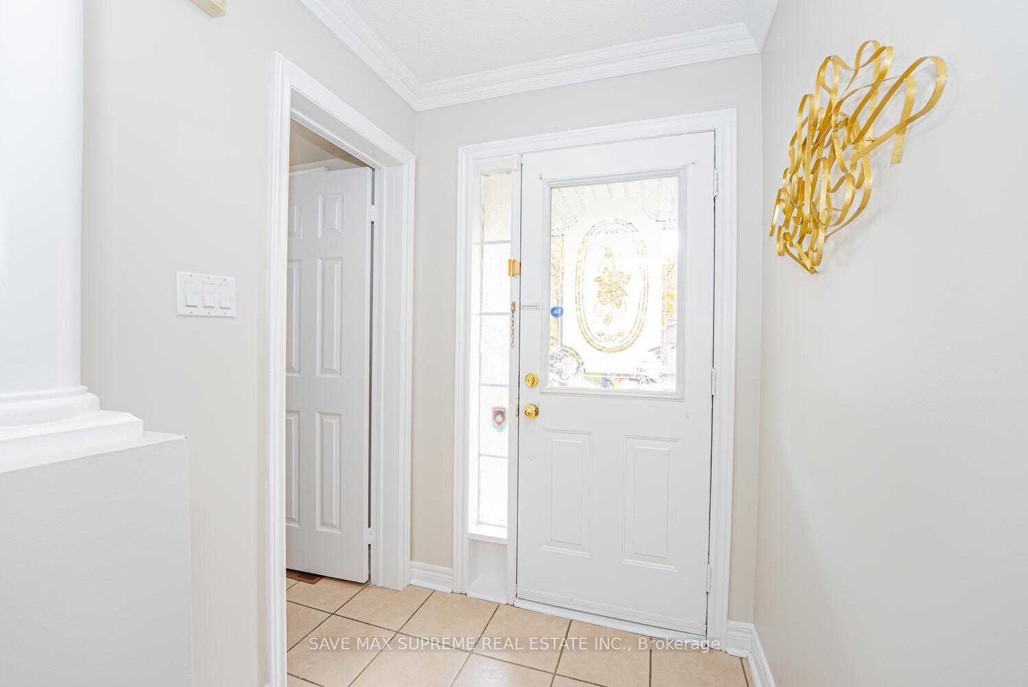 Photo 7 of 74 Ridgemore Crescent, Brampton, Fletcher's Meadow — HOMEH