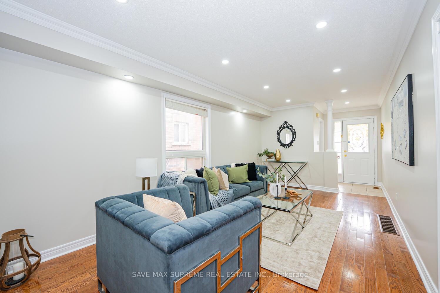 Photo 6 of 74 Ridgemore Crescent, Brampton, Fletcher's Meadow — HOMEH