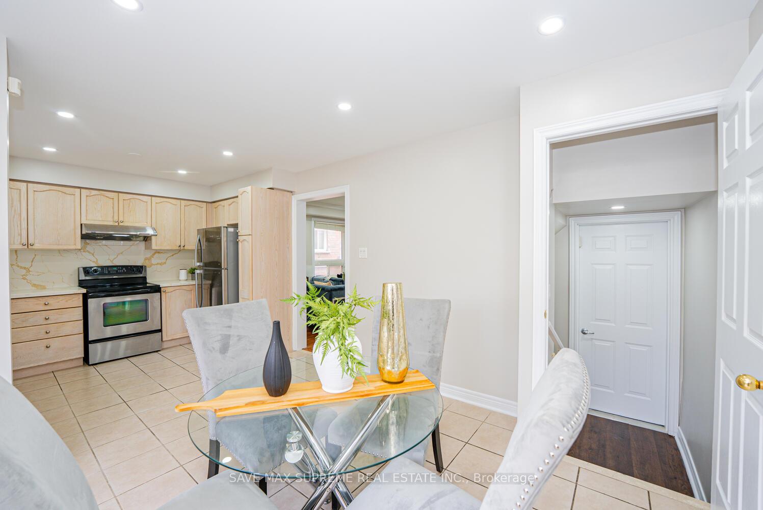 Photo 13 of 74 Ridgemore Crescent, Brampton, Fletcher's Meadow — HOMEH